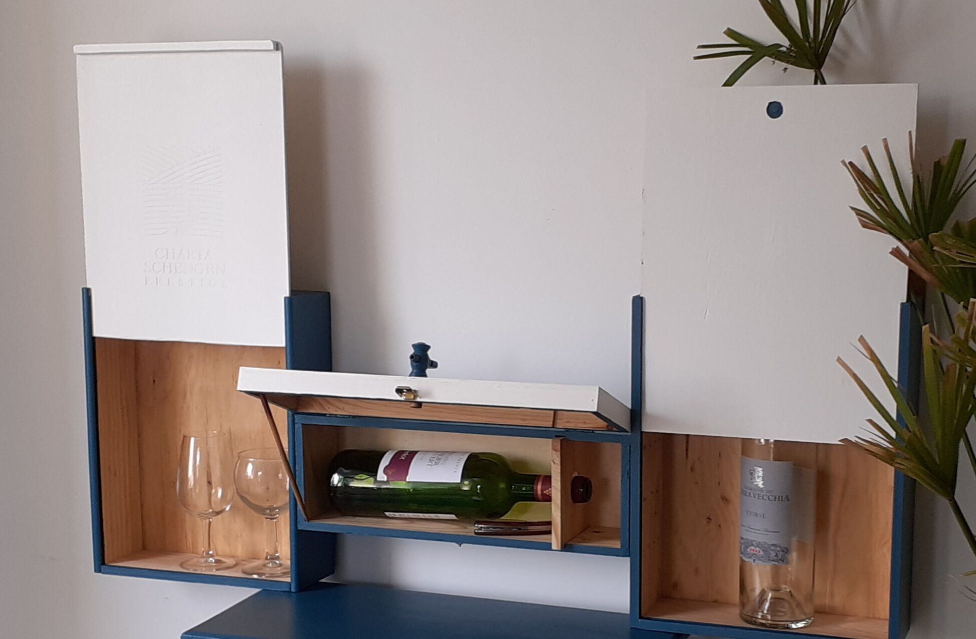 Wall-mounted wooden shelf