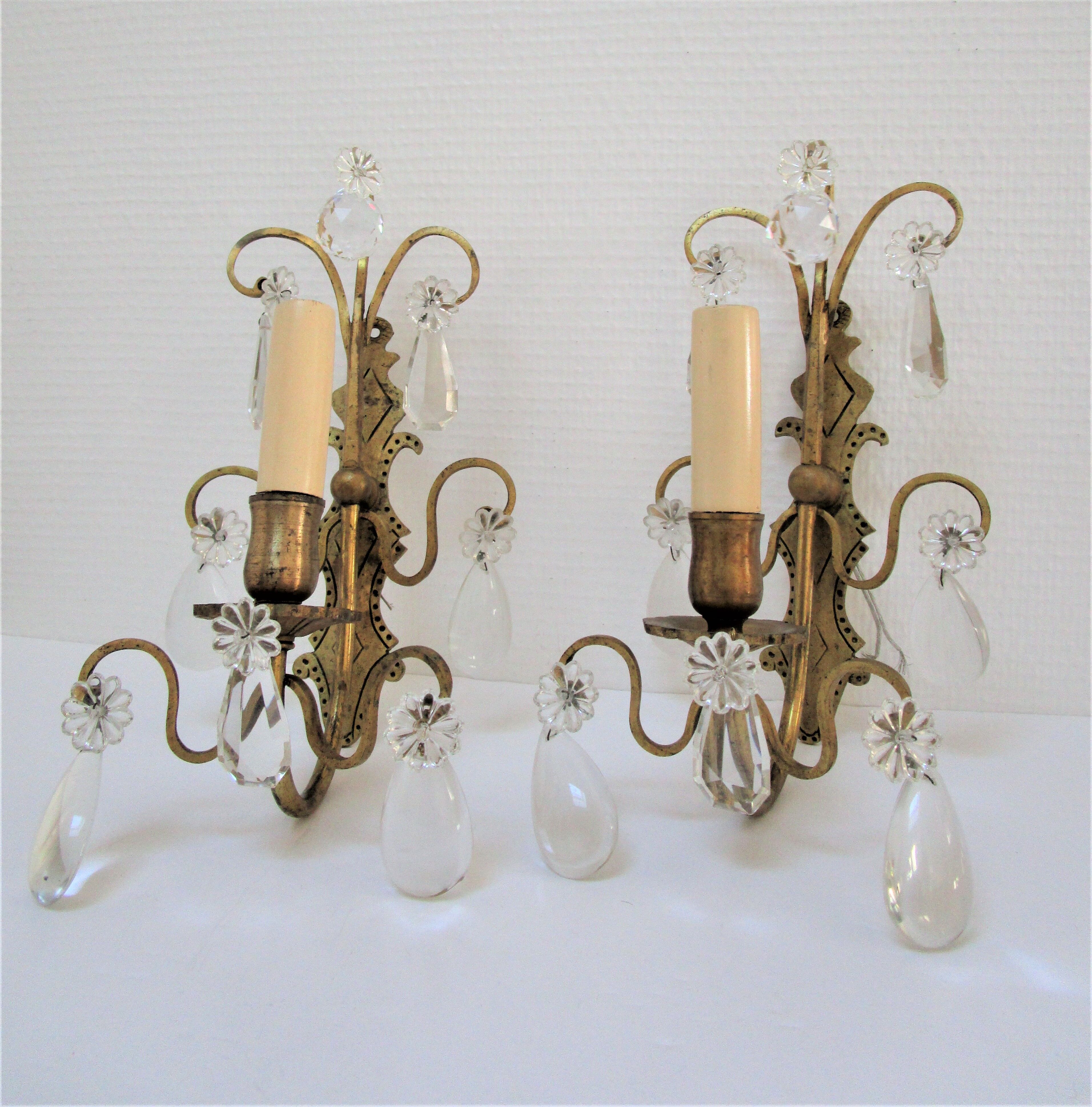 Pair of wall lamps patinated gilded bronze and early twentieth century glass grapevines