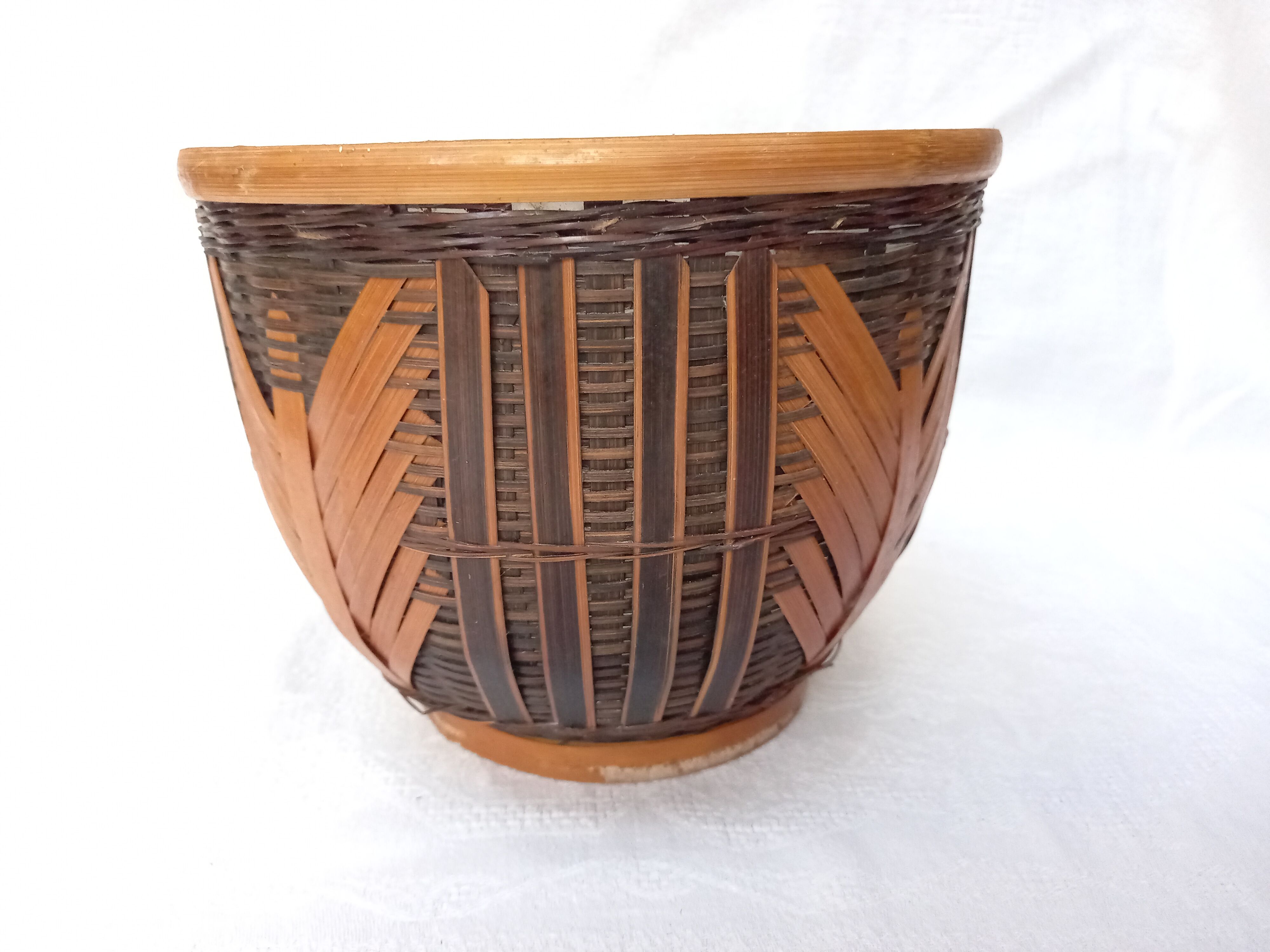 Braided wicker pot cover