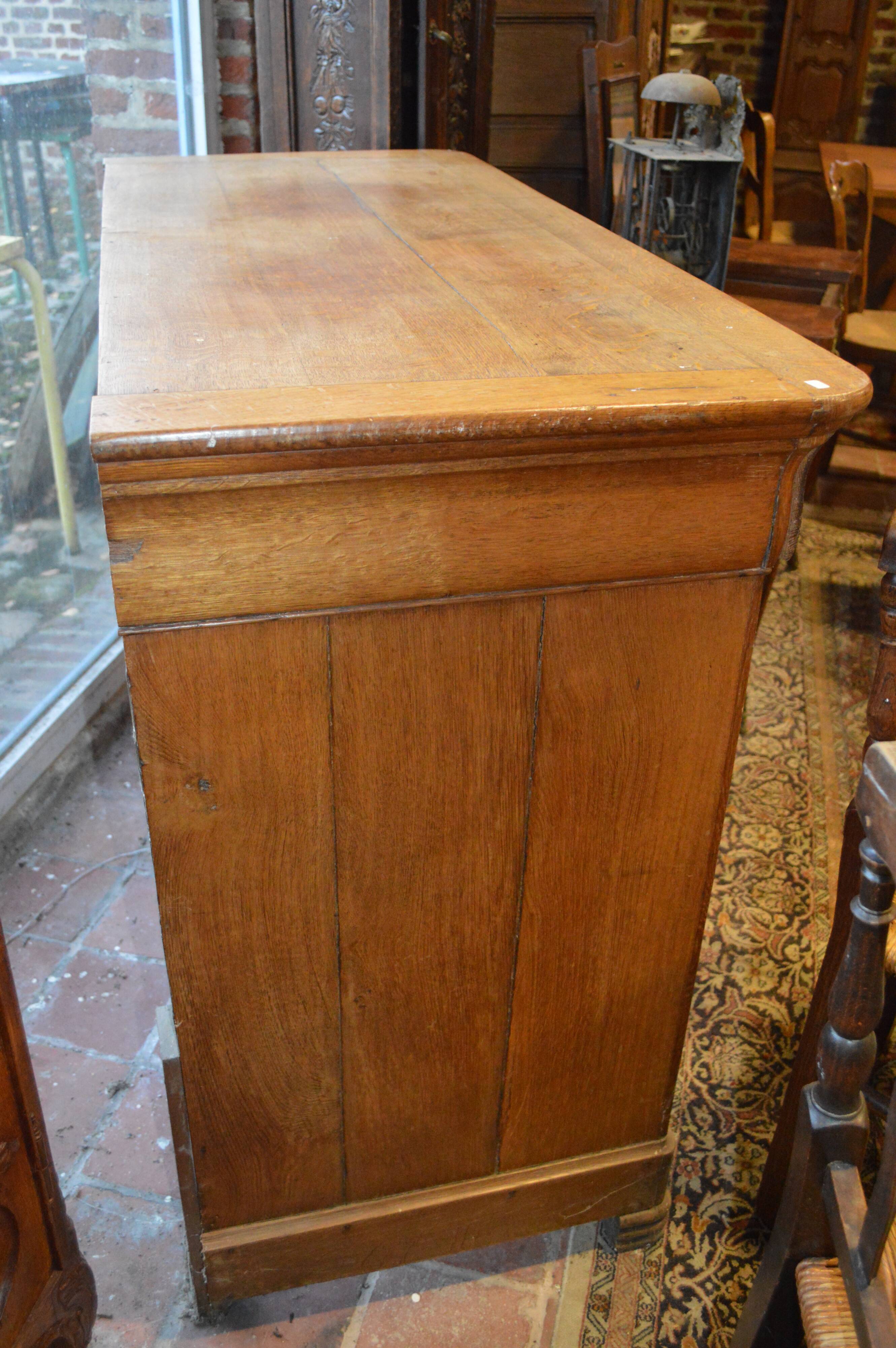 DRESSER STYLE LOUIS PHILIPPE OAK