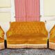 Ensemble de 2 fauteuils crapauds et 1 canapé 2 places velour moutarde