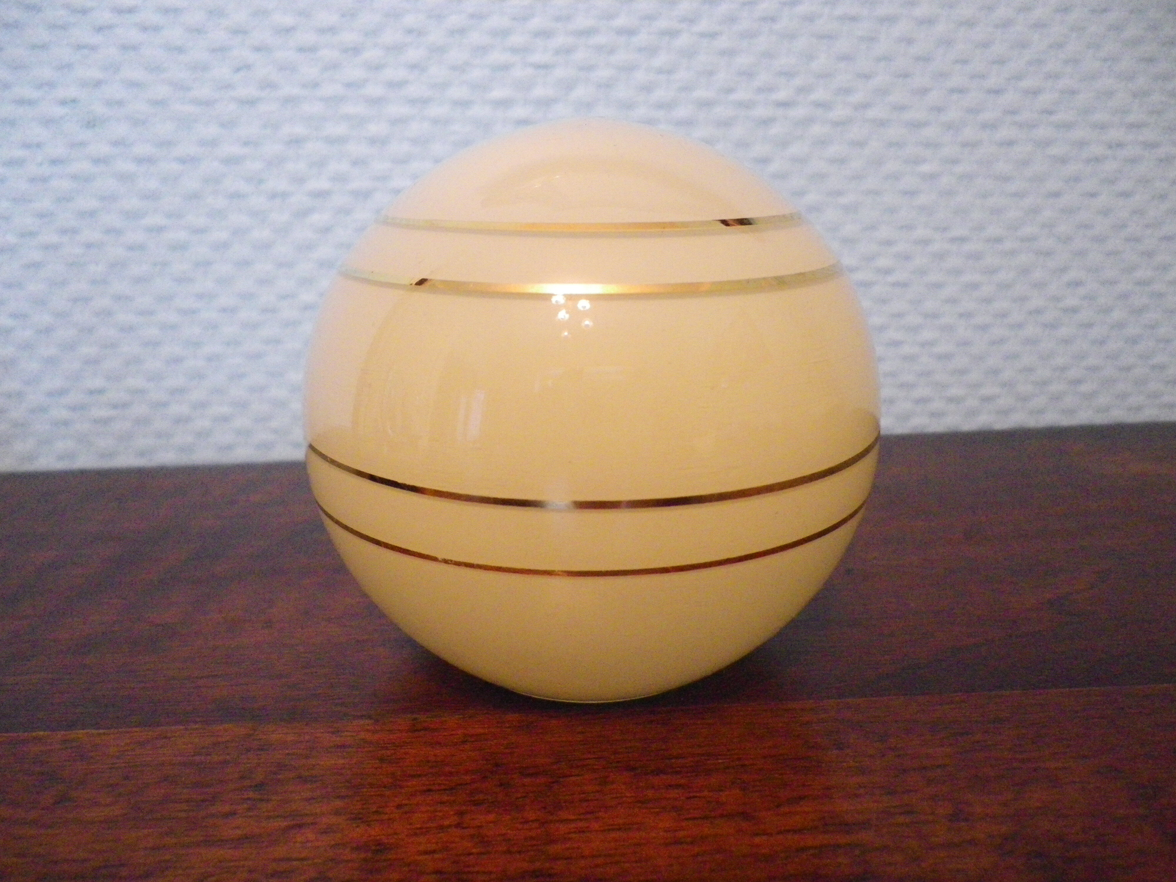 Art deco table lamp 1920/1940, marble, opaline, regulated swan