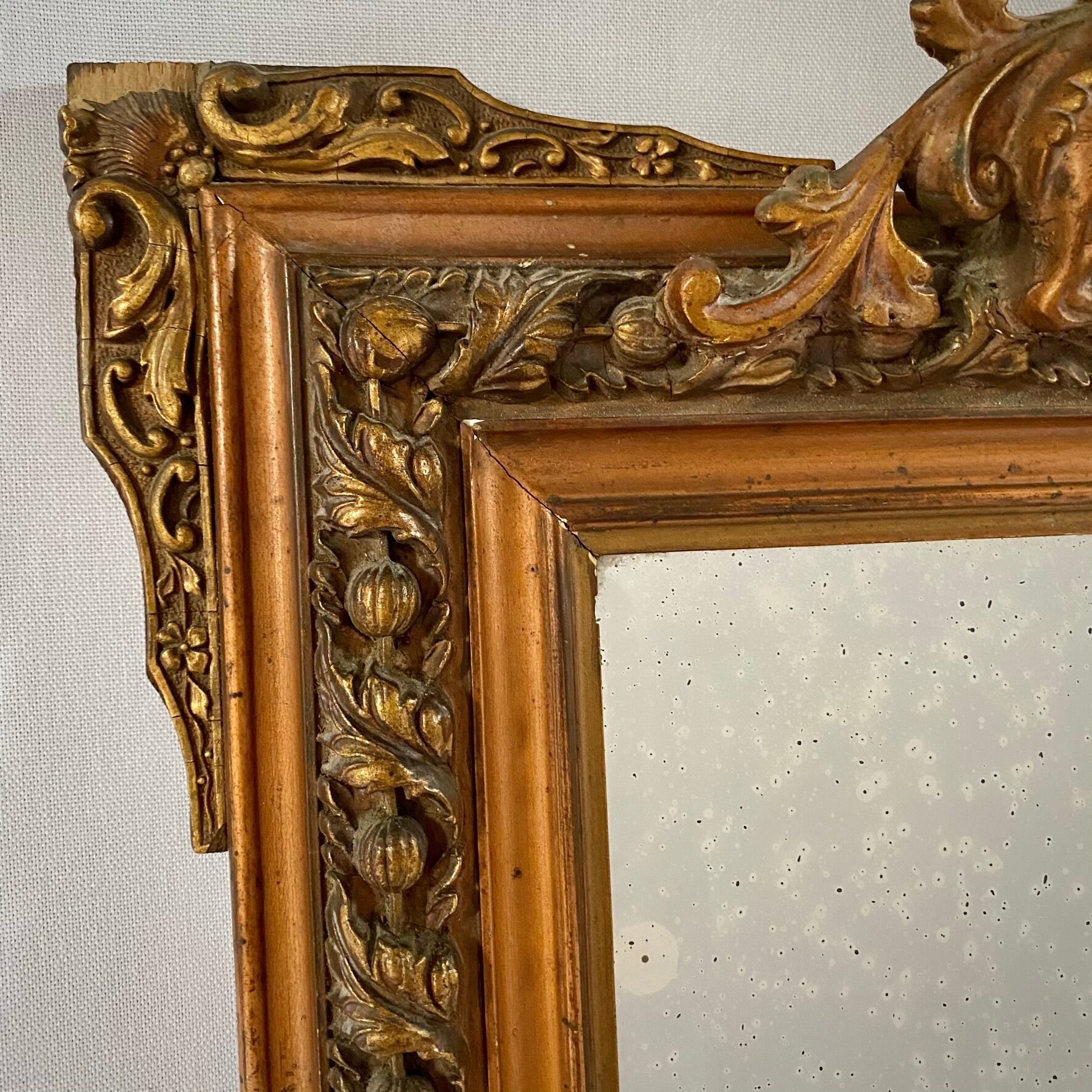 Mirror Napoleon III, gilded with pediment - 105x67cm