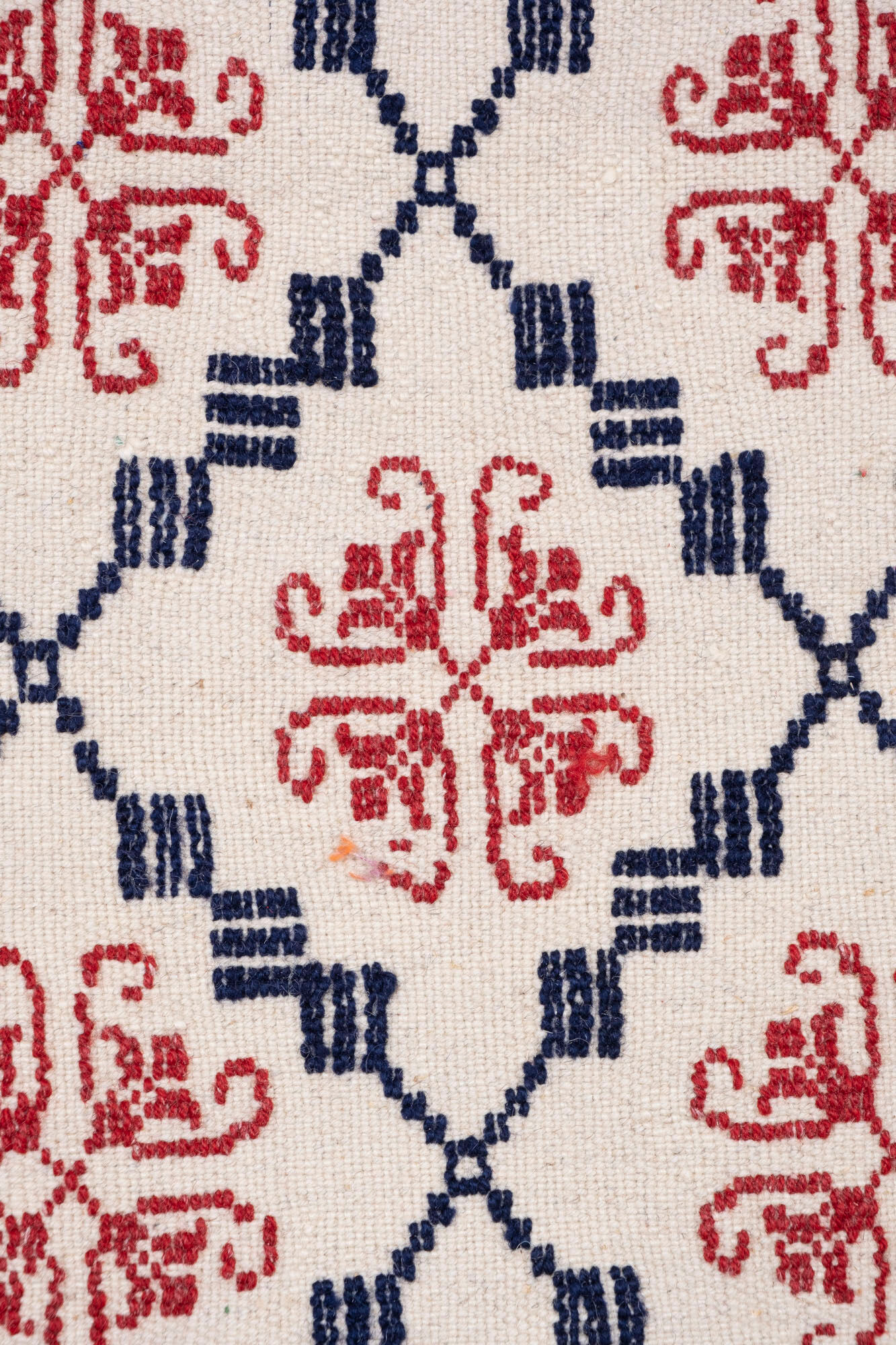 Vintage Turkish Karapinar Kilim Rug 128 X 213 cm