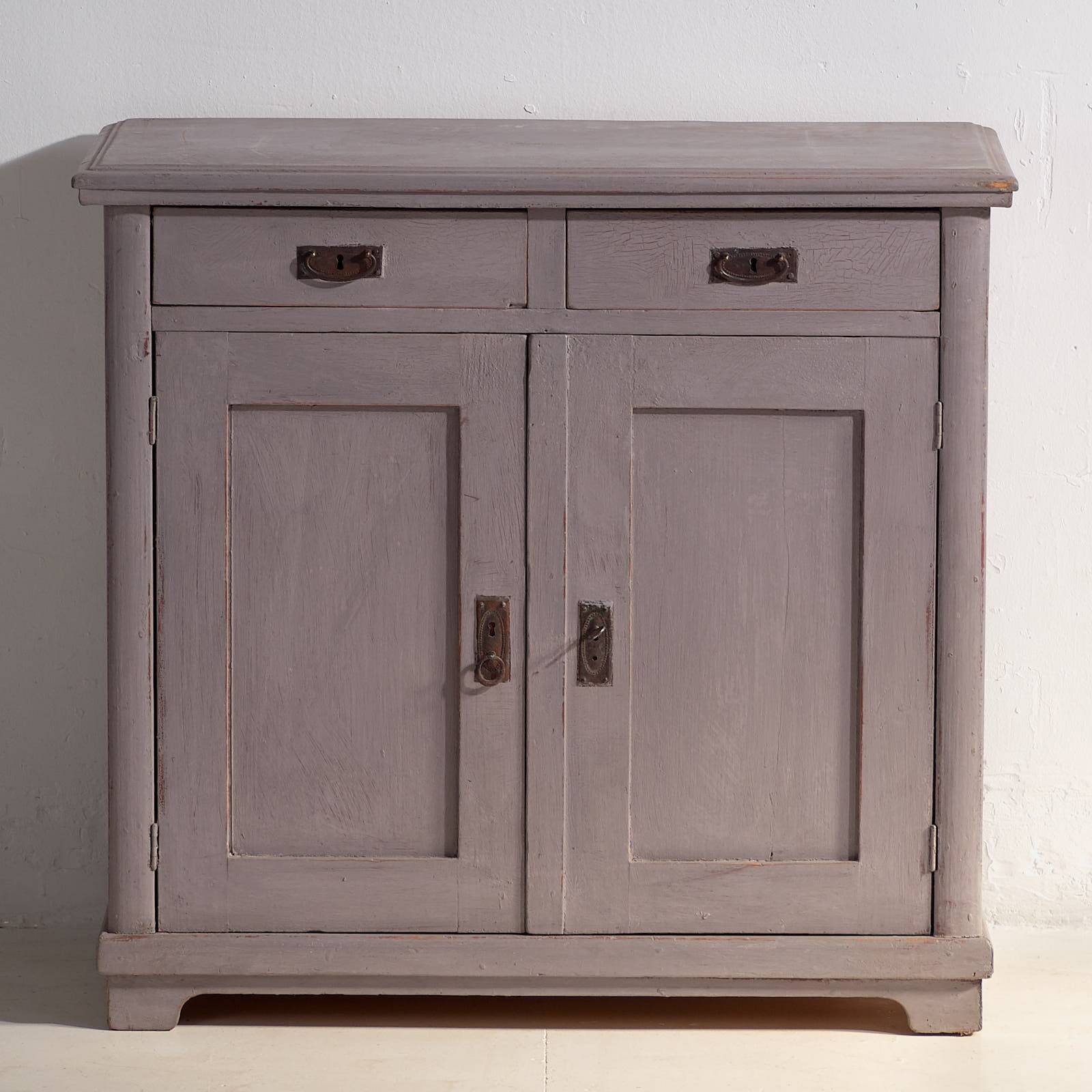Antique purple chest of drawers (c.1920)