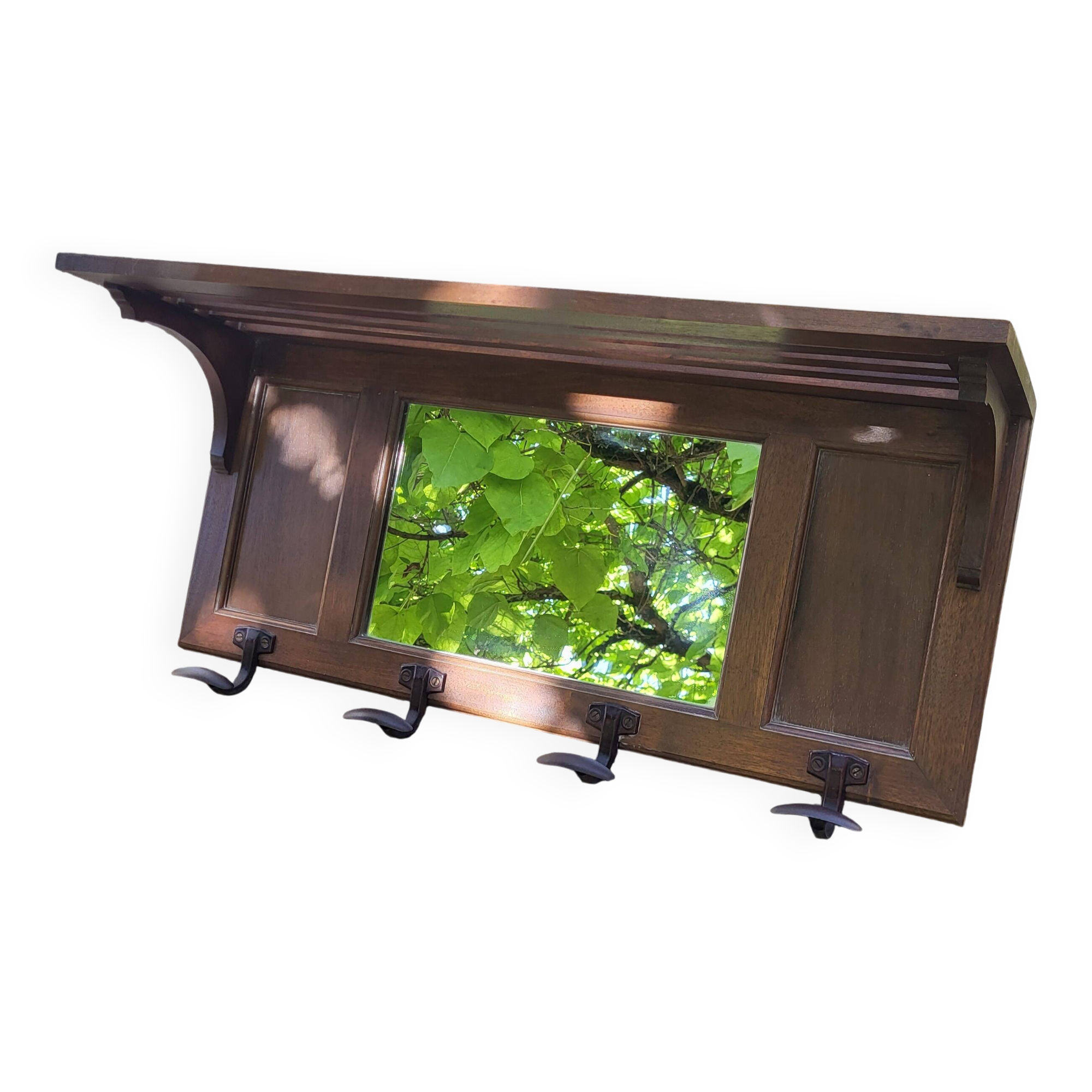 Entrance hall, wall-mounted coat rack