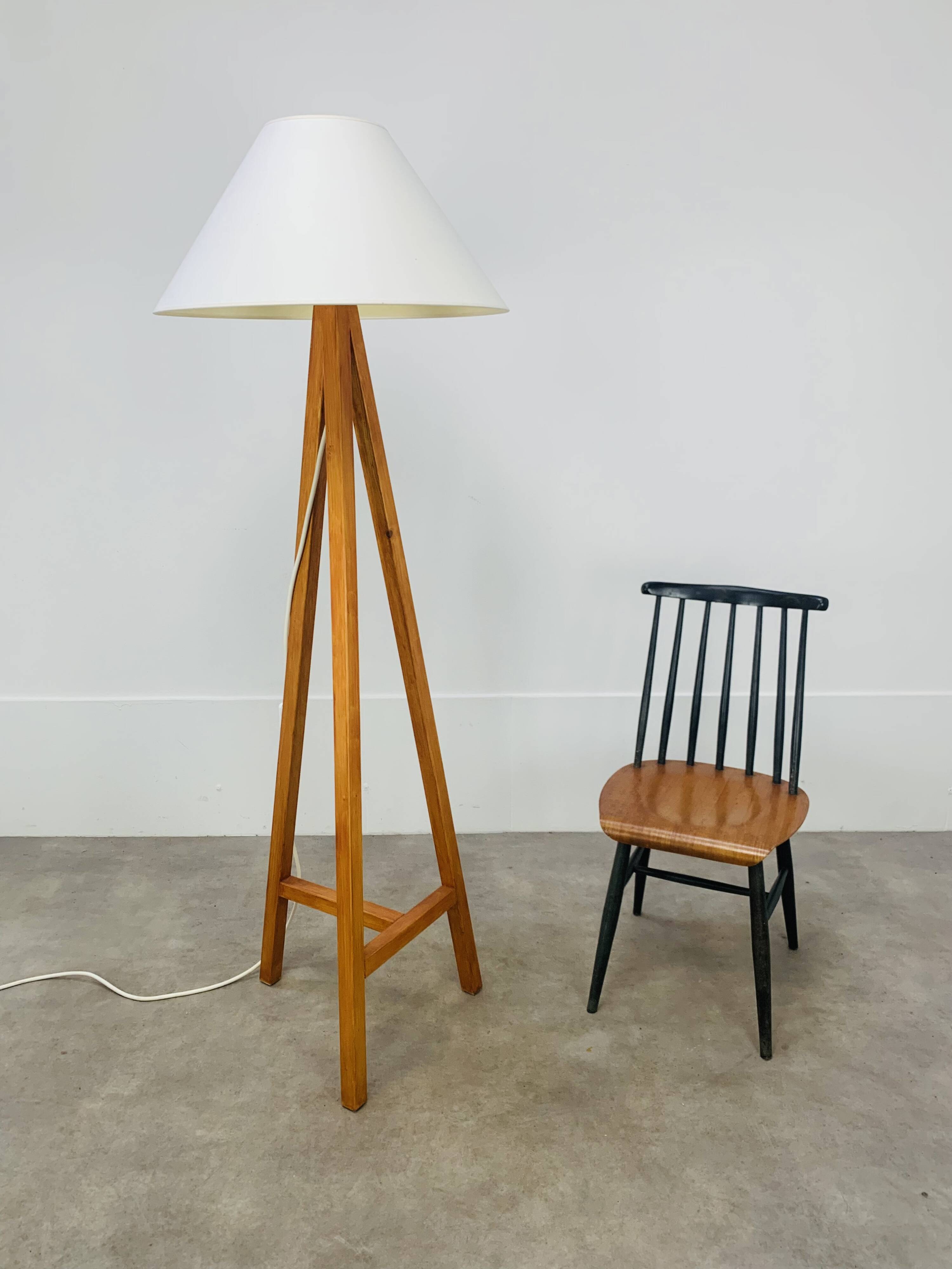 Lampadaire tripode bois, années 80