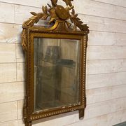Miroir néoclassique en bois doré