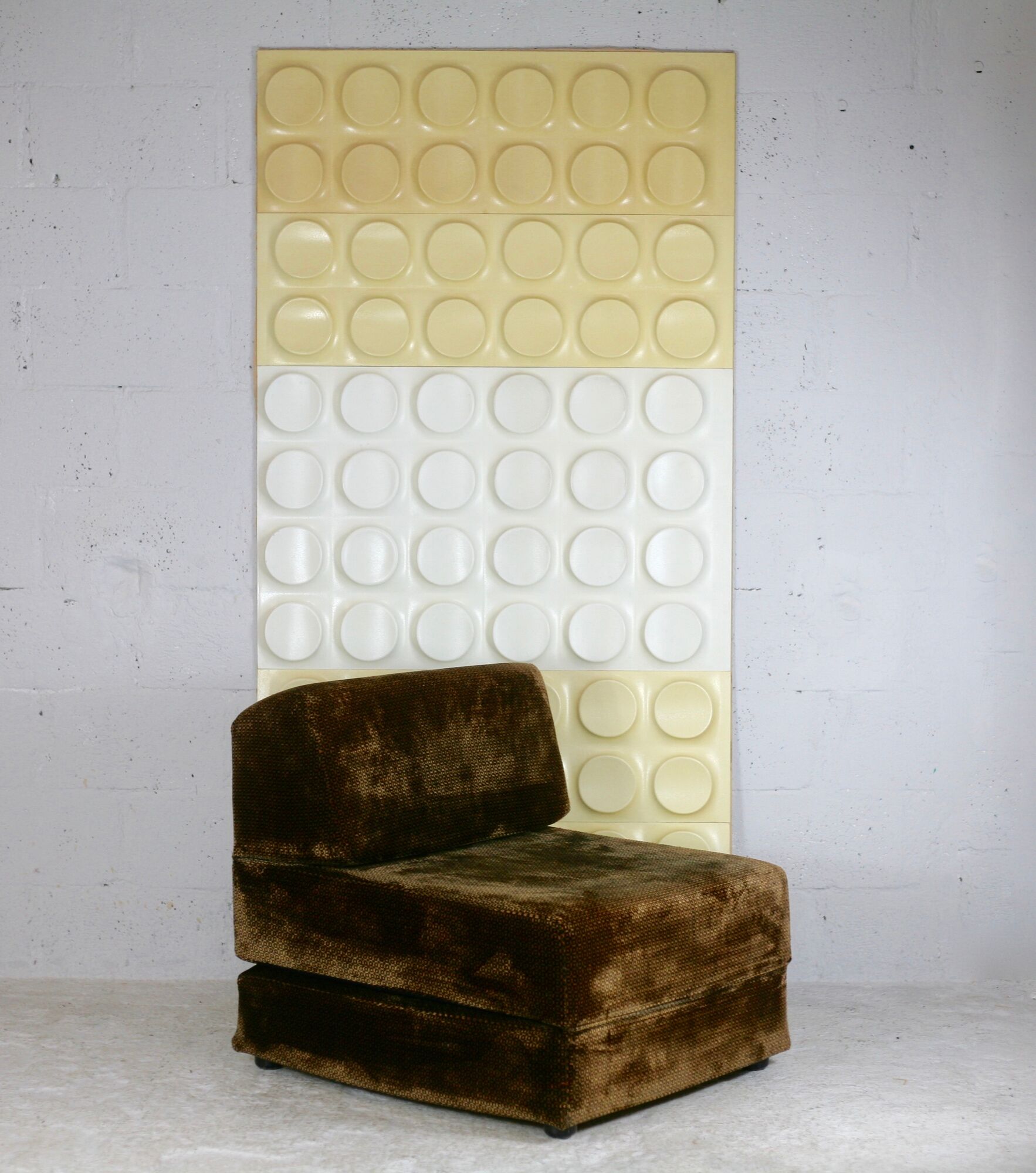 Foam and velvet heater "amber", convertible, France, circa 1970.