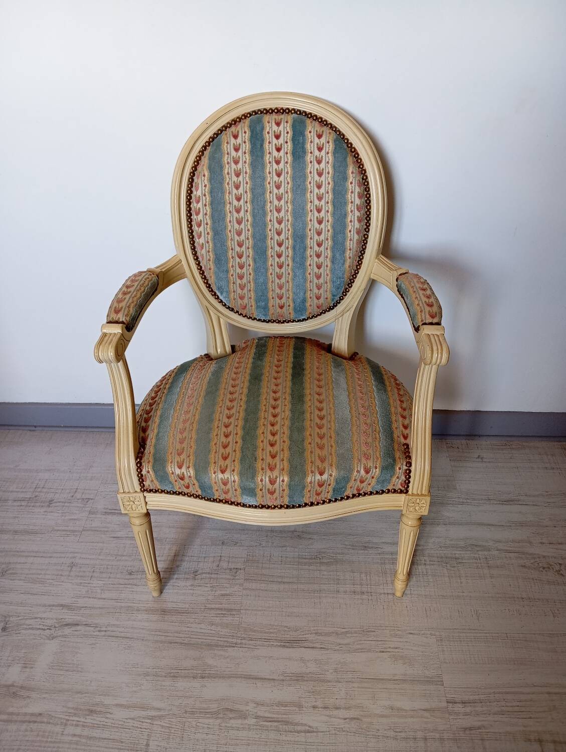Fauteuil style Louis XVI