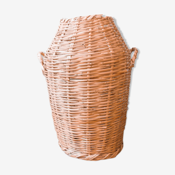 High wicker pan with handles