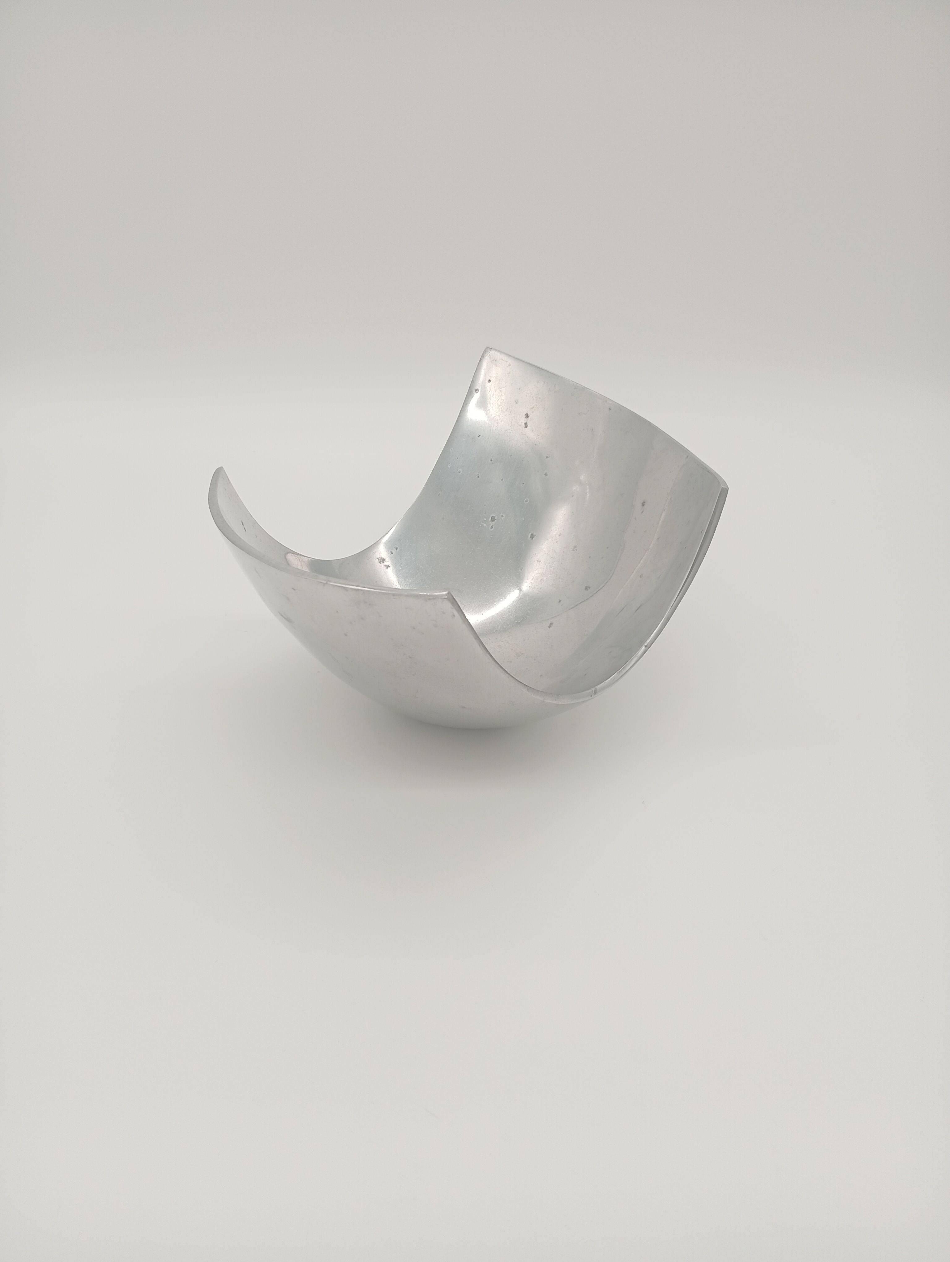 Vintage Coupe Post-Modernist Aluminium 1980s minimalist design