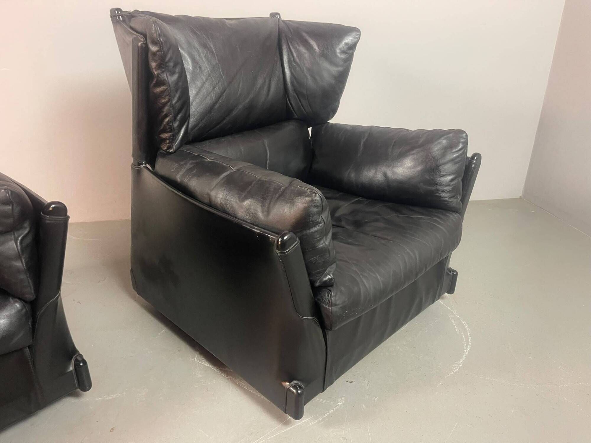 Cassina Lounge Chairs ‘Viola d’Amore’ by Piero de Martini