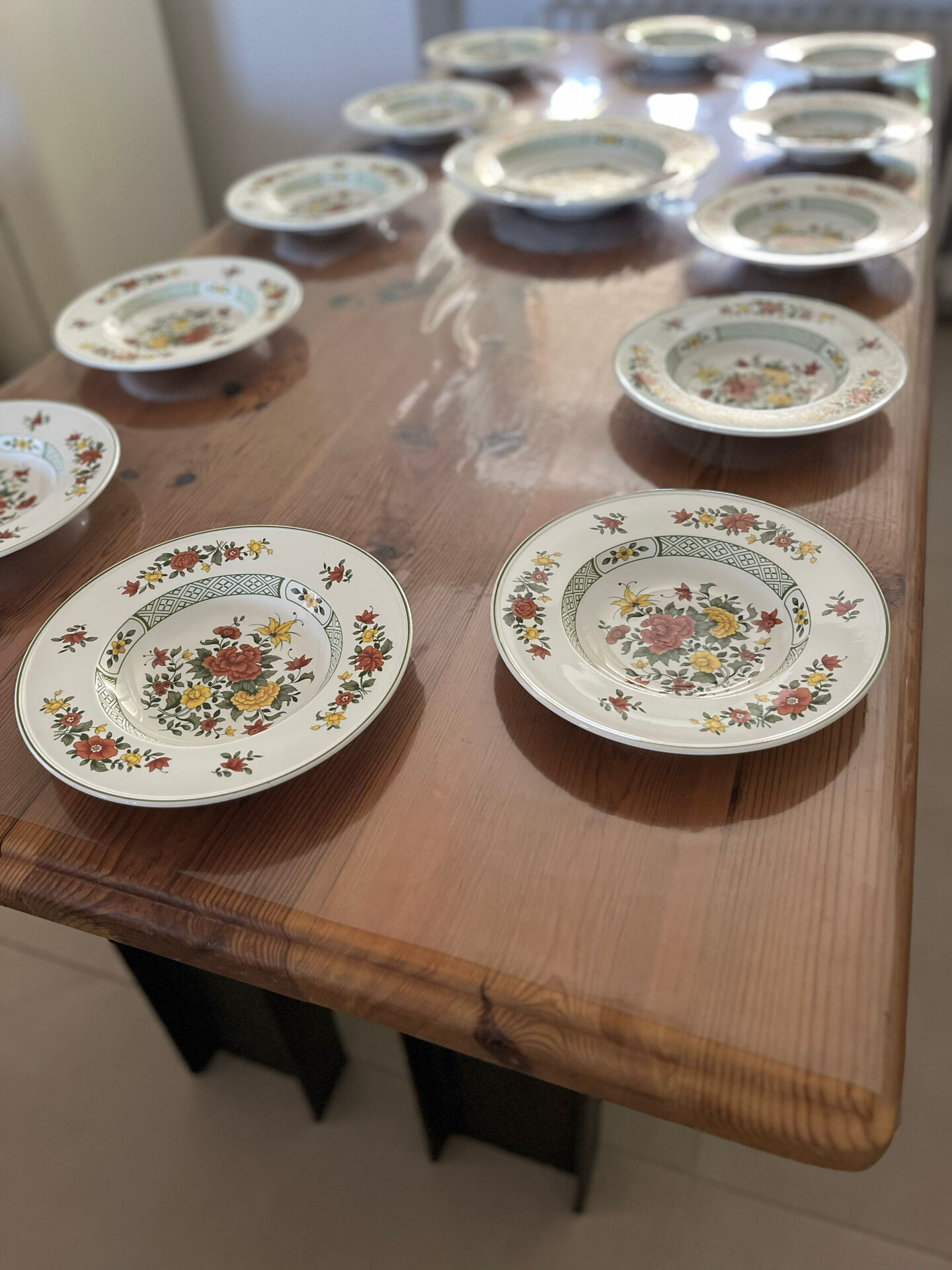 12 deep plates and serving platter Villeroy & Boch Summer Day