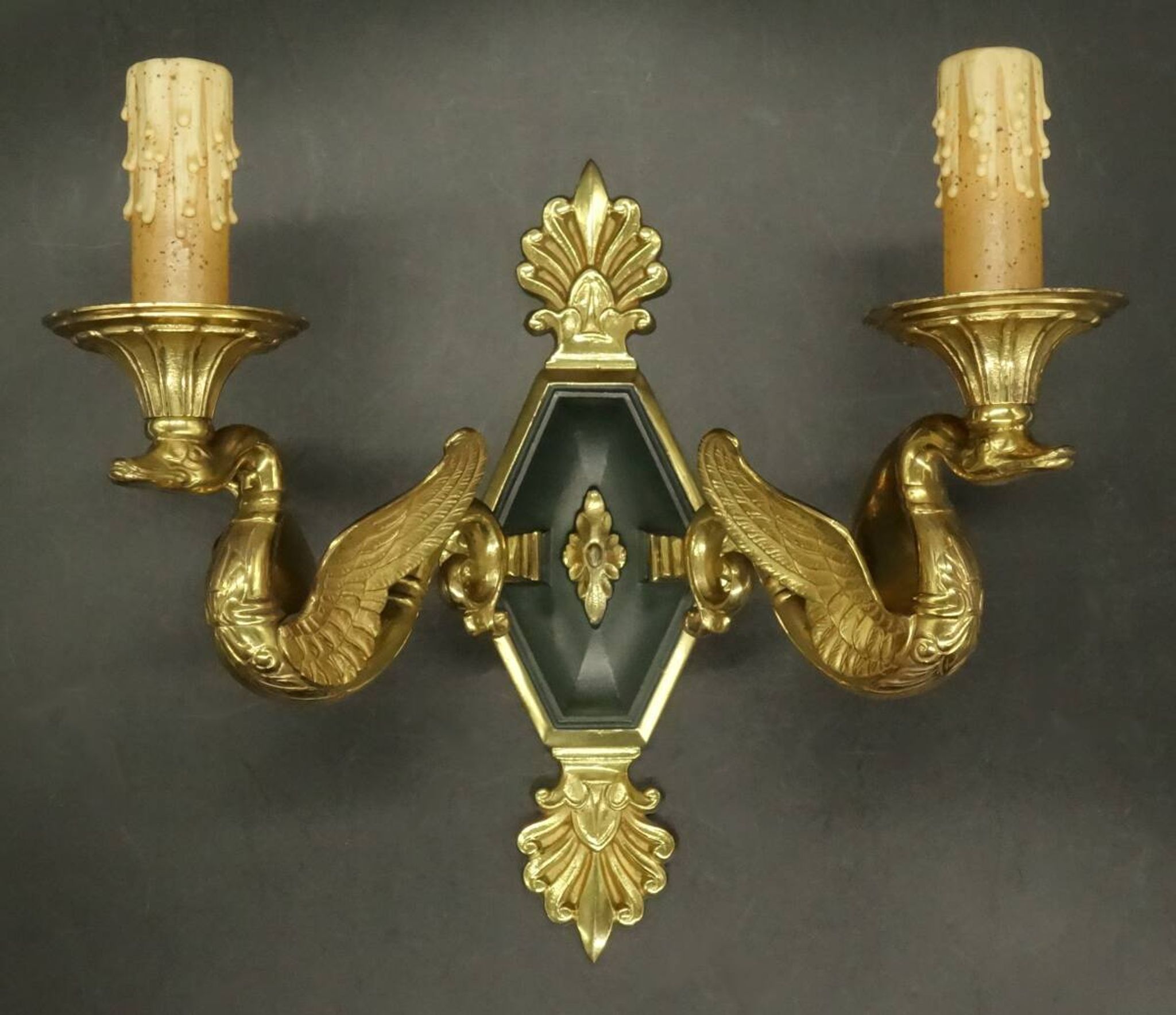 Pair of Empire style wall sconces with swans by Petitot - bronze & green patina