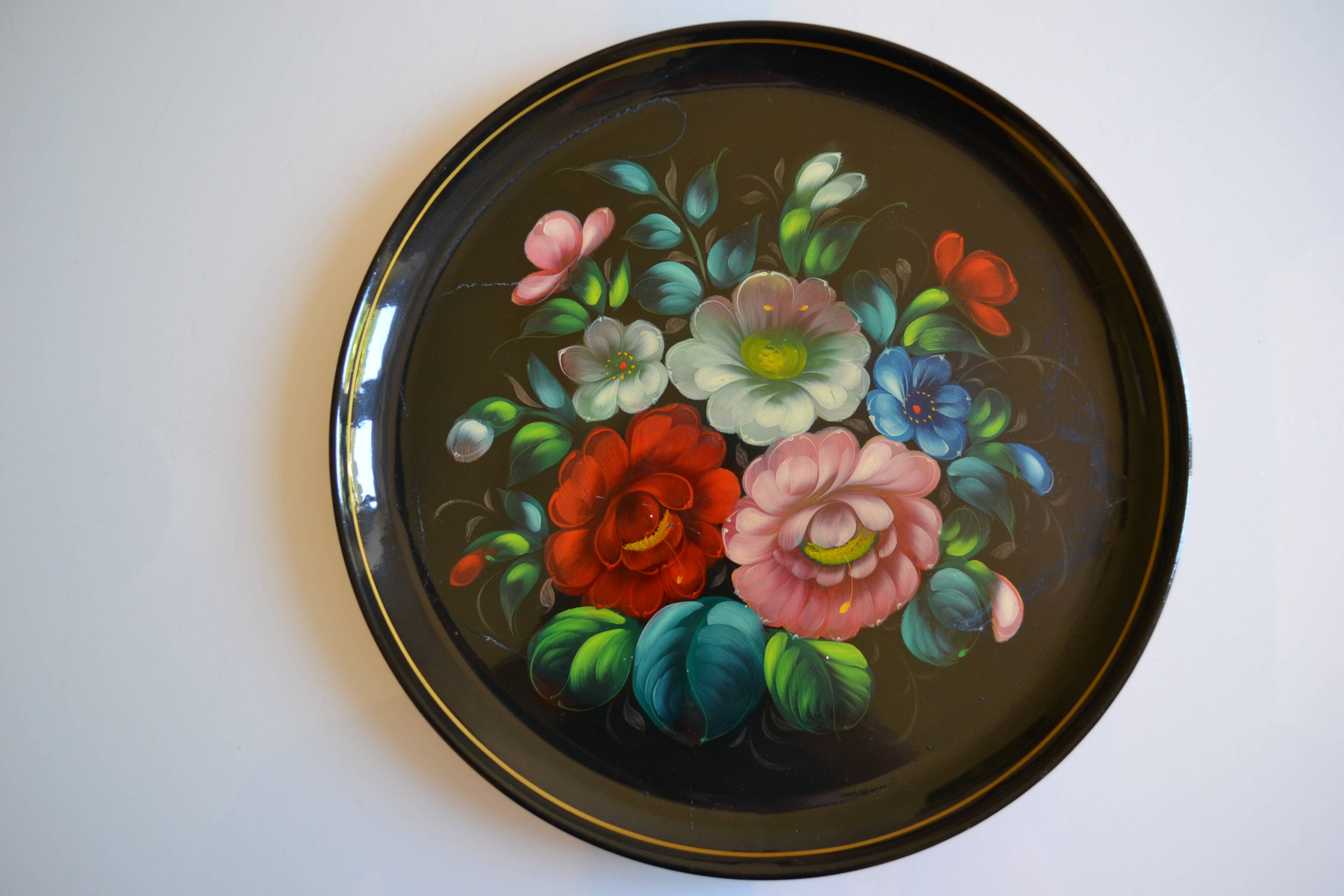 Vintage Russian metal plate with hand-painted floral decoration D 32 cm