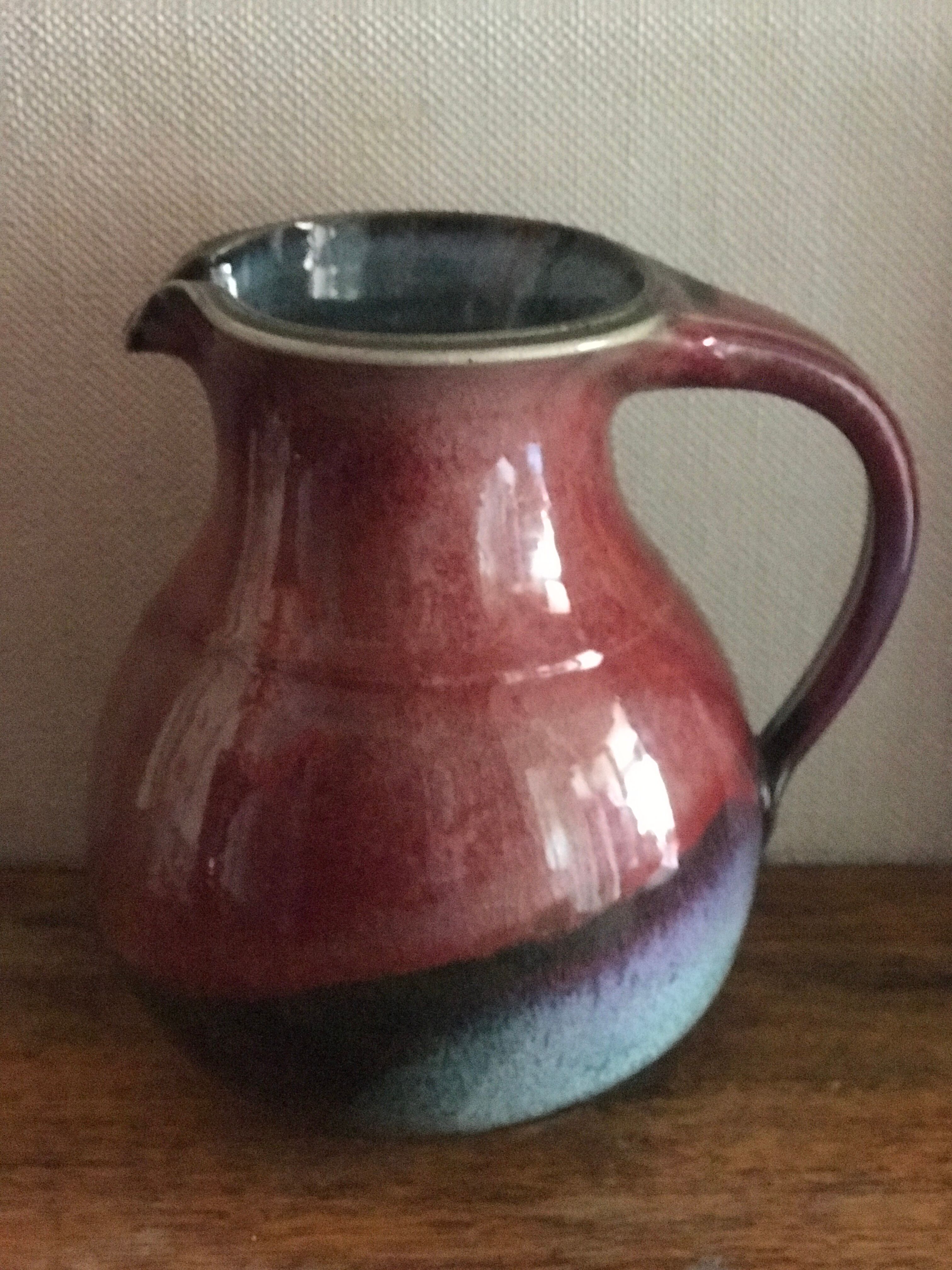 Pitcher carafe in enamelled sandies colors pink and blue