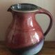Pichet carafe en gres émaillé couleurs rose et bleu