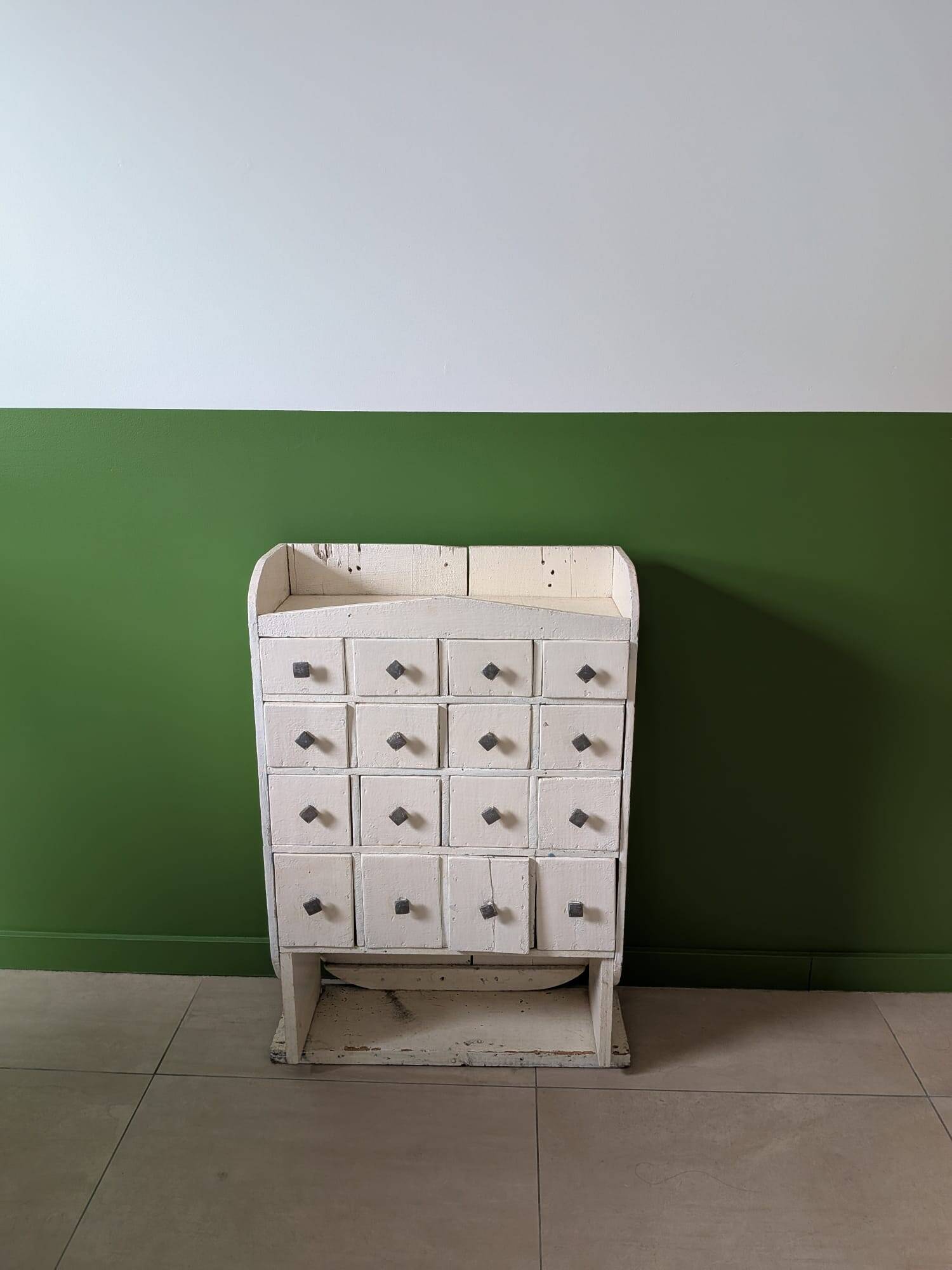 Small workshop furniture