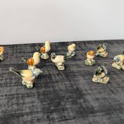 11 oiseaux miniatures en céramique émaillée polychrome