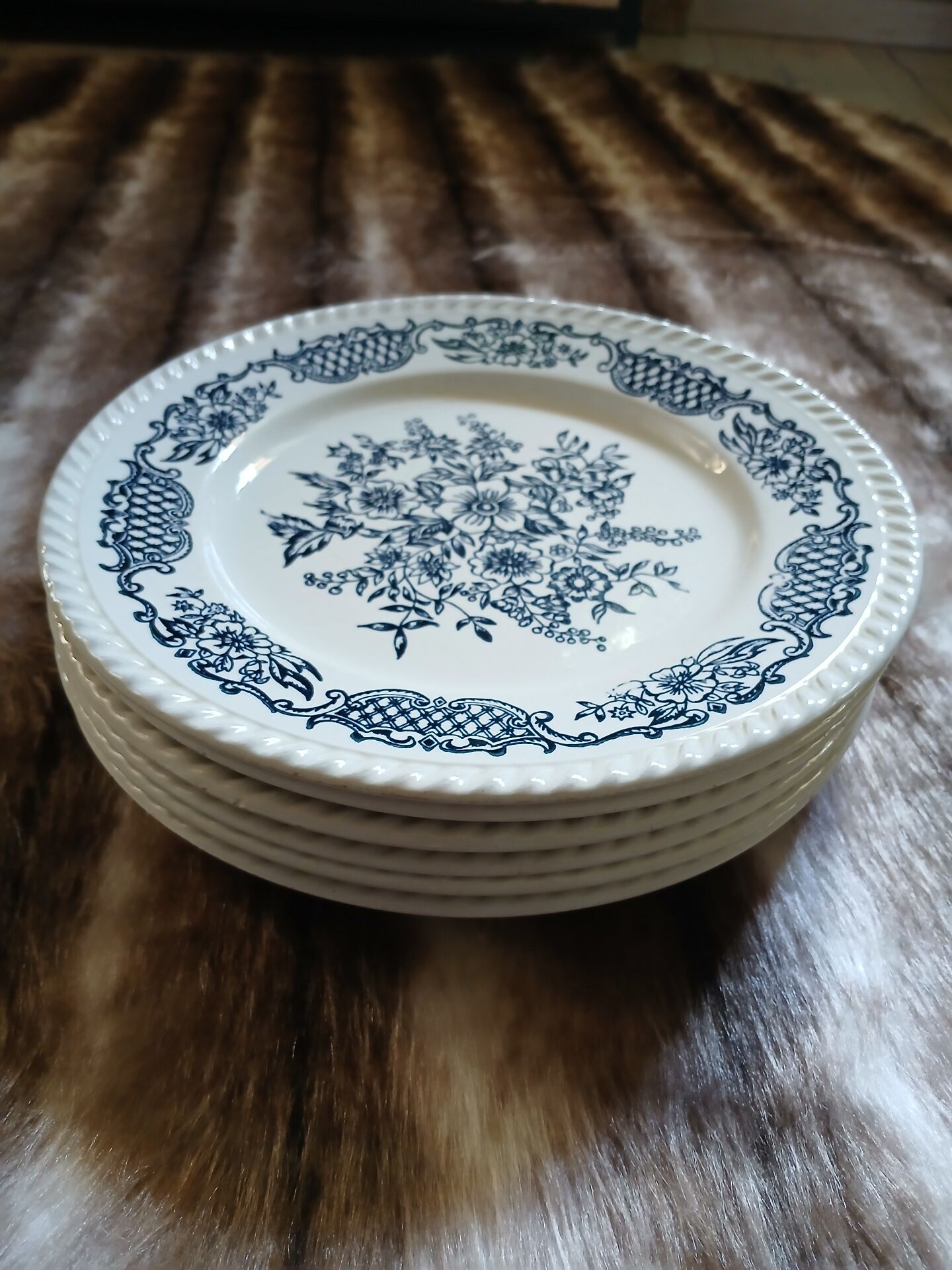 6 antique dinner plates