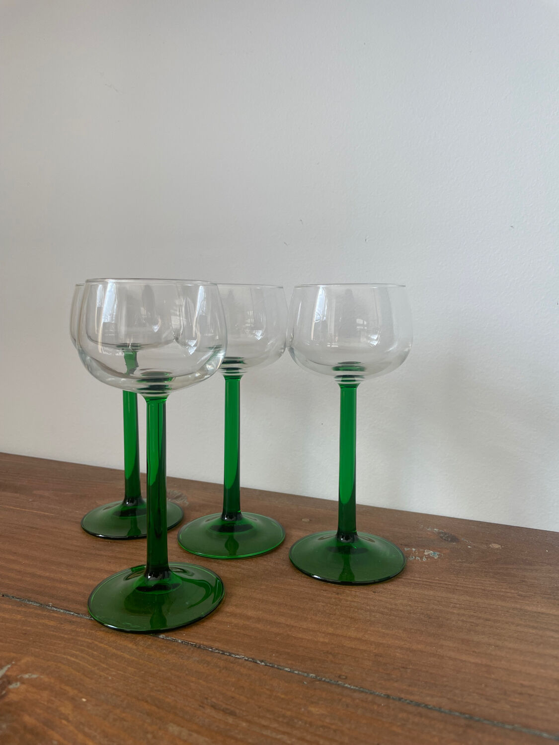 4 Alsace wine glasses, two-tone green stemmed glasses.