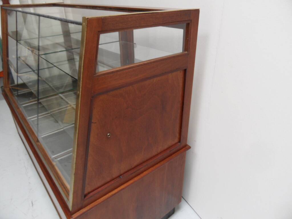 Vitrine de boulangerie vintage