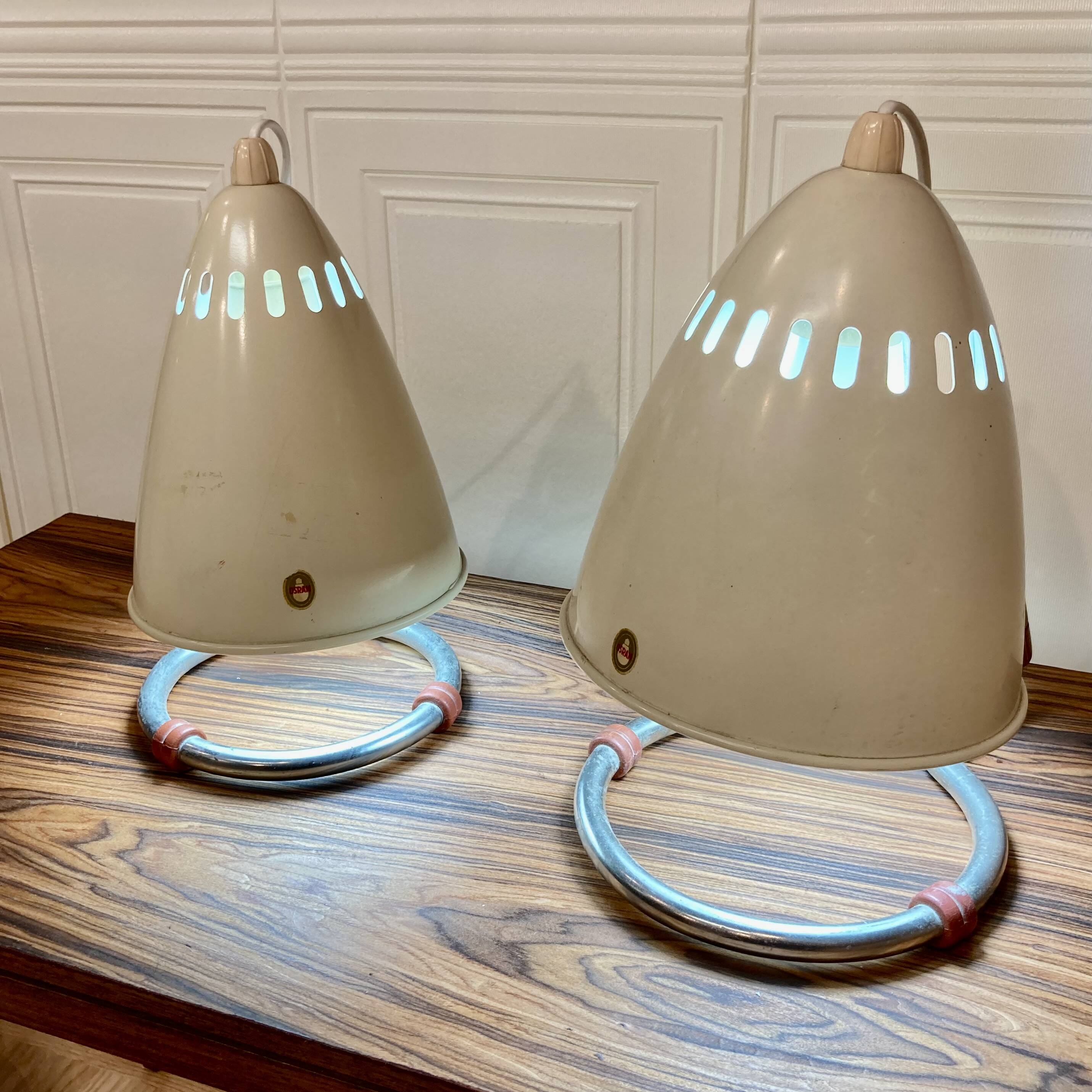 Paire de grandes lampes métal osram 1950.