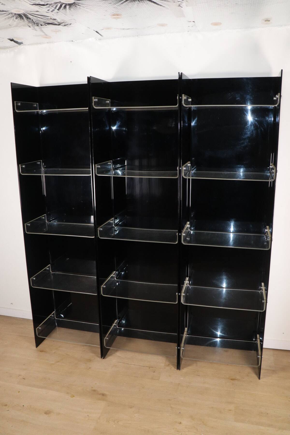 Vintage Space Age bookshelf in black and clear plexiglass – 1970