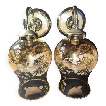 Paire d’appliques murales vintage en laiton et globes en verre ambré