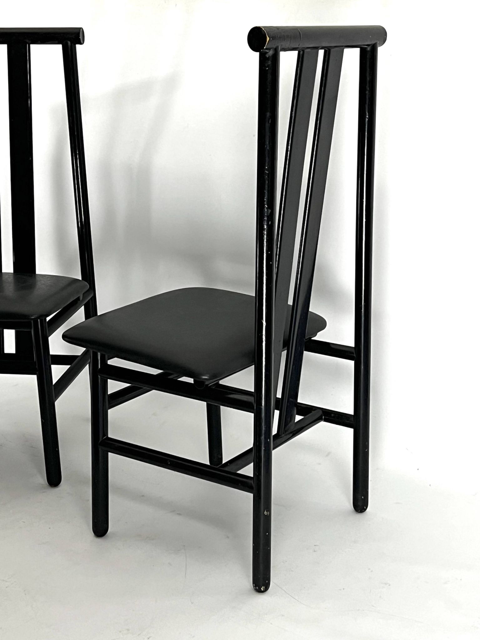 Mid-Century Set of four Zea dining chairs by Annig Sarian for T70. Italy 1980s