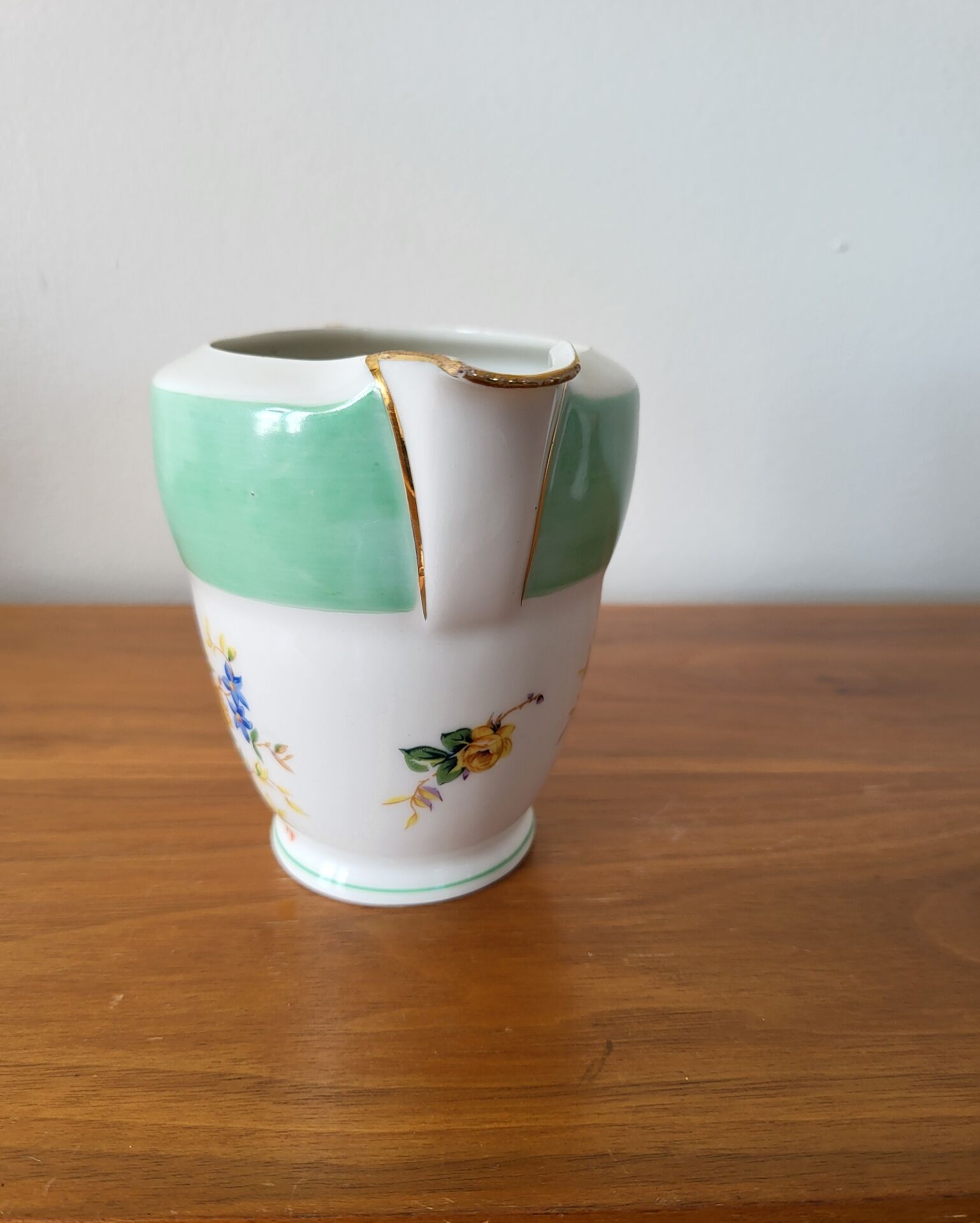 Milk jug, cream jug in Limoges porcelain