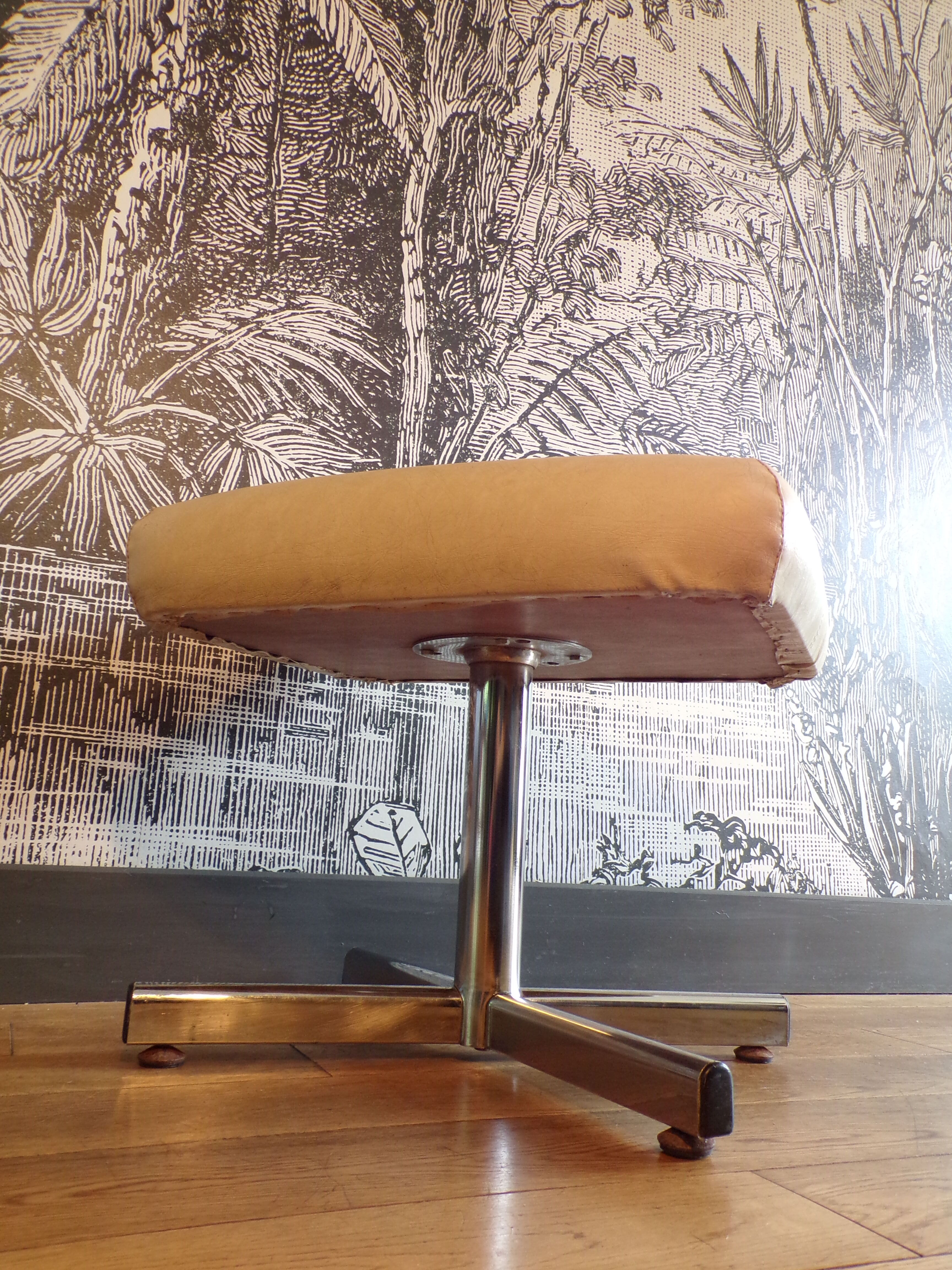 Skai vintage stool foot rest
