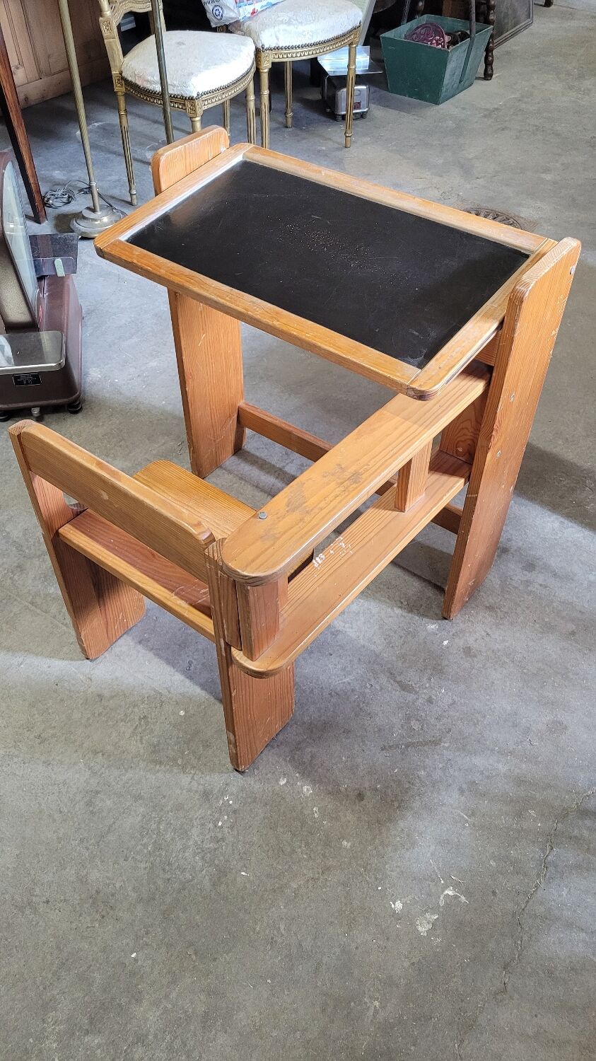 Bureau à système pliant pour enfant , vintage 1970