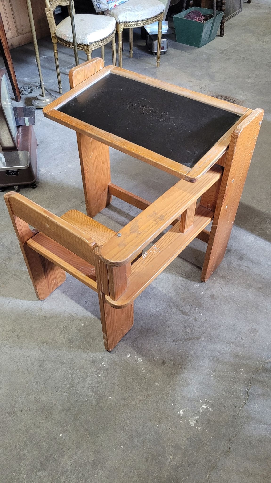 Bureau à système pliant pour enfant , vintage 1970