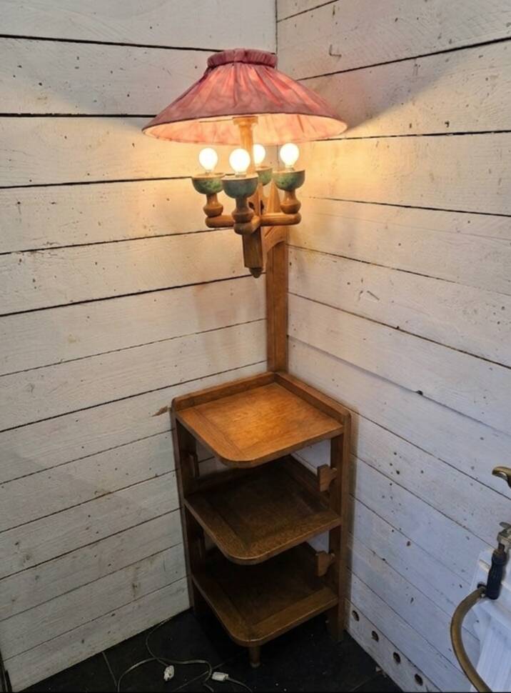 Guillerme and Chambron floor lamp in oak from the 1960s.
