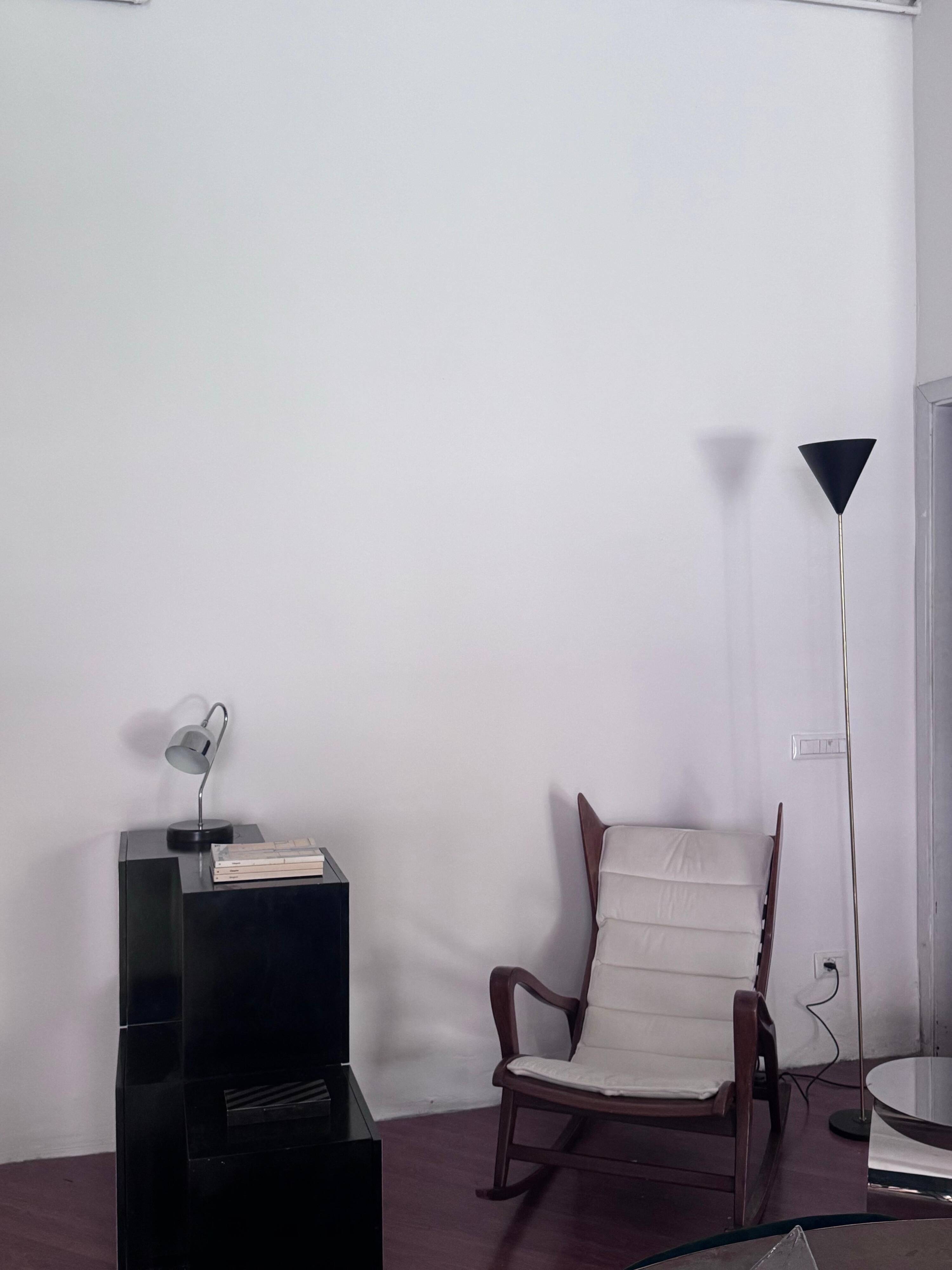 Lampe de sol Azucena Imbuto en laiton, Luigi Caccia Dominioni, milieu du siècle italien