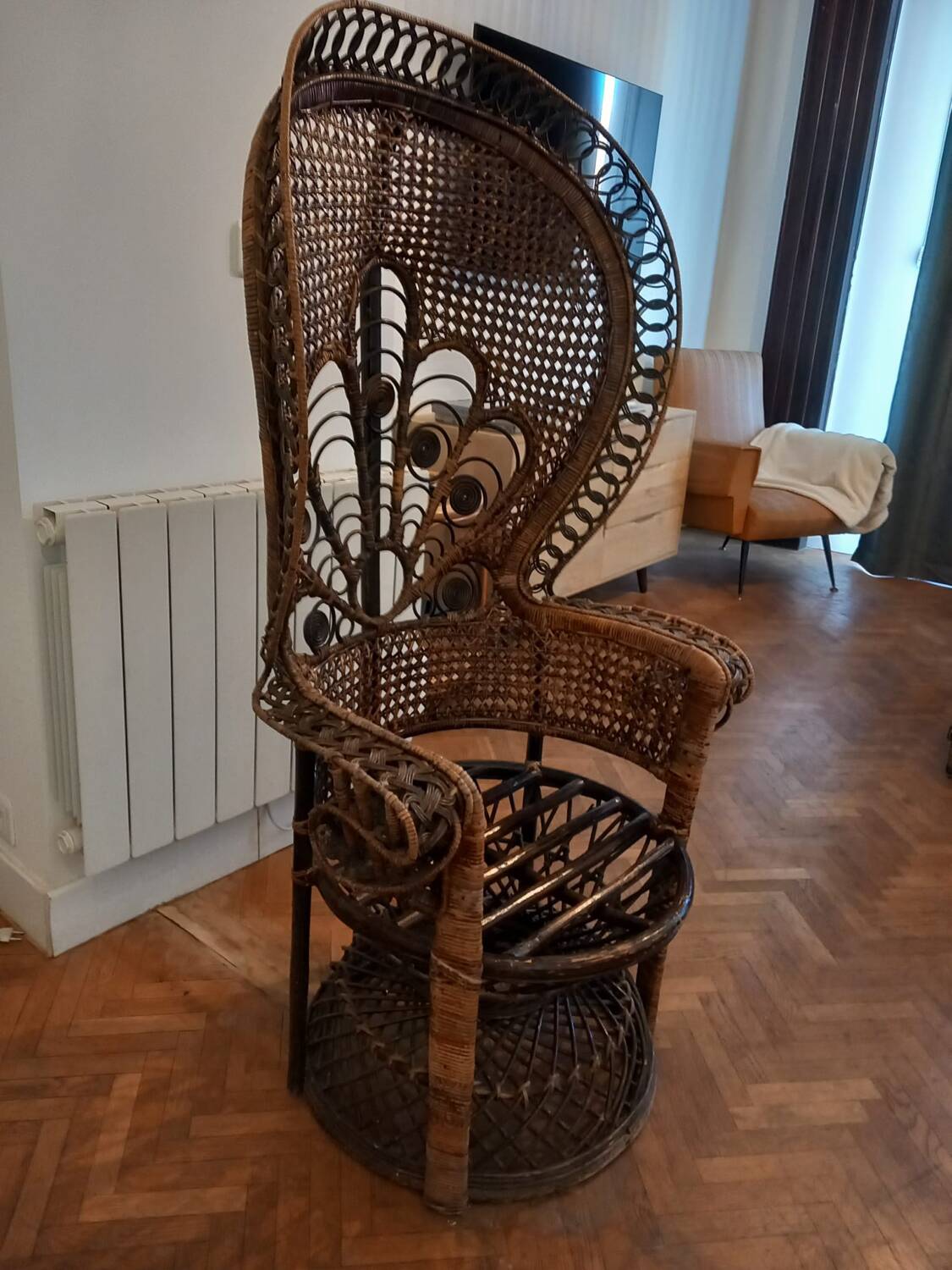 Vintage Emmanuelle armchair