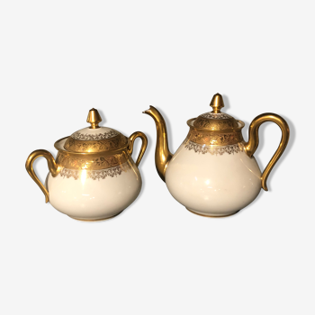Porcelain coffee maker and sugar maker with gilding decoration