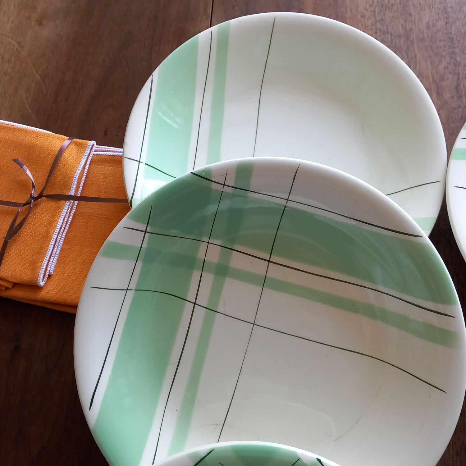 Hollow plates Salins Model MONTREAL