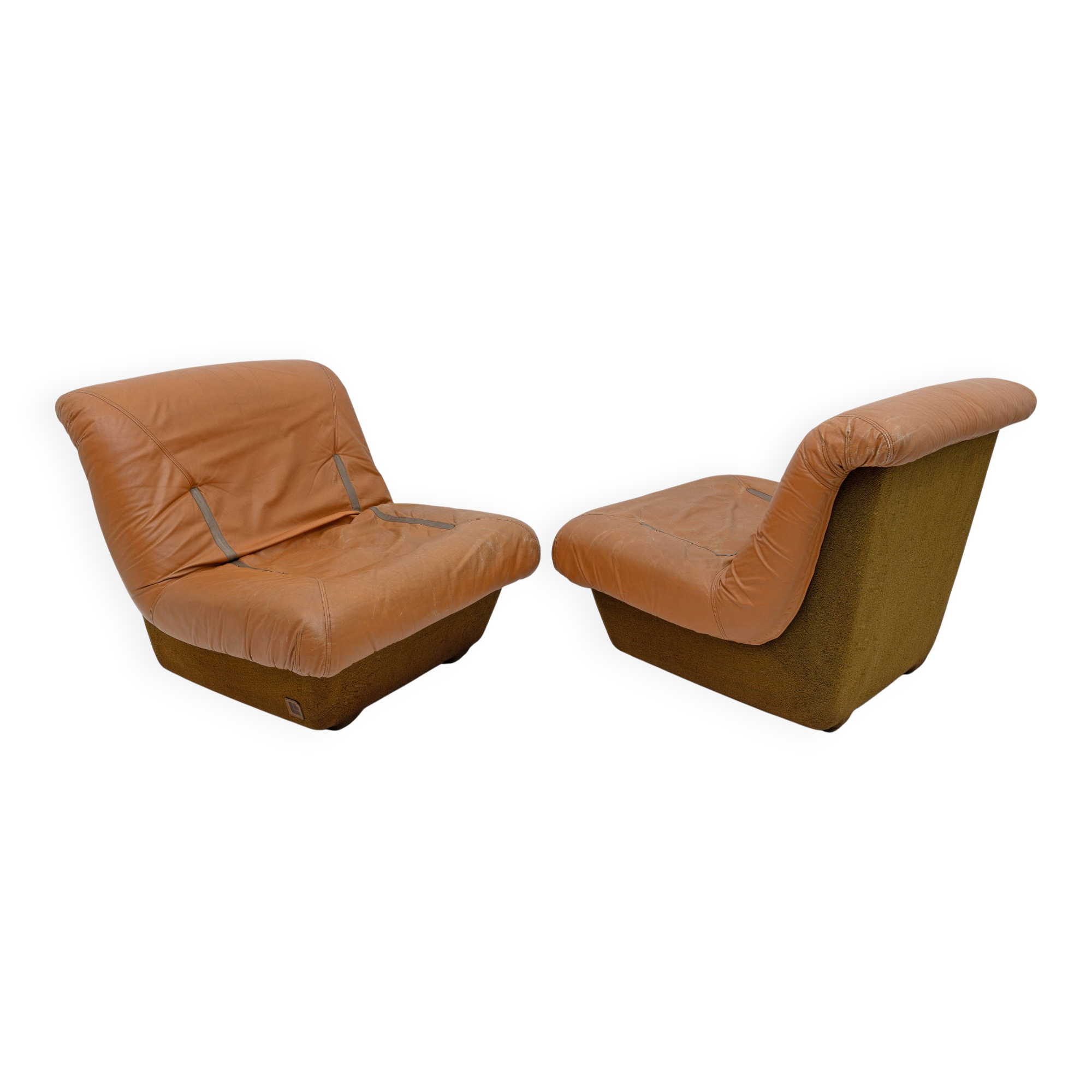 Pair of Lev & Lev Mid-century Modern Fiberglass Frame Leather Armchairs