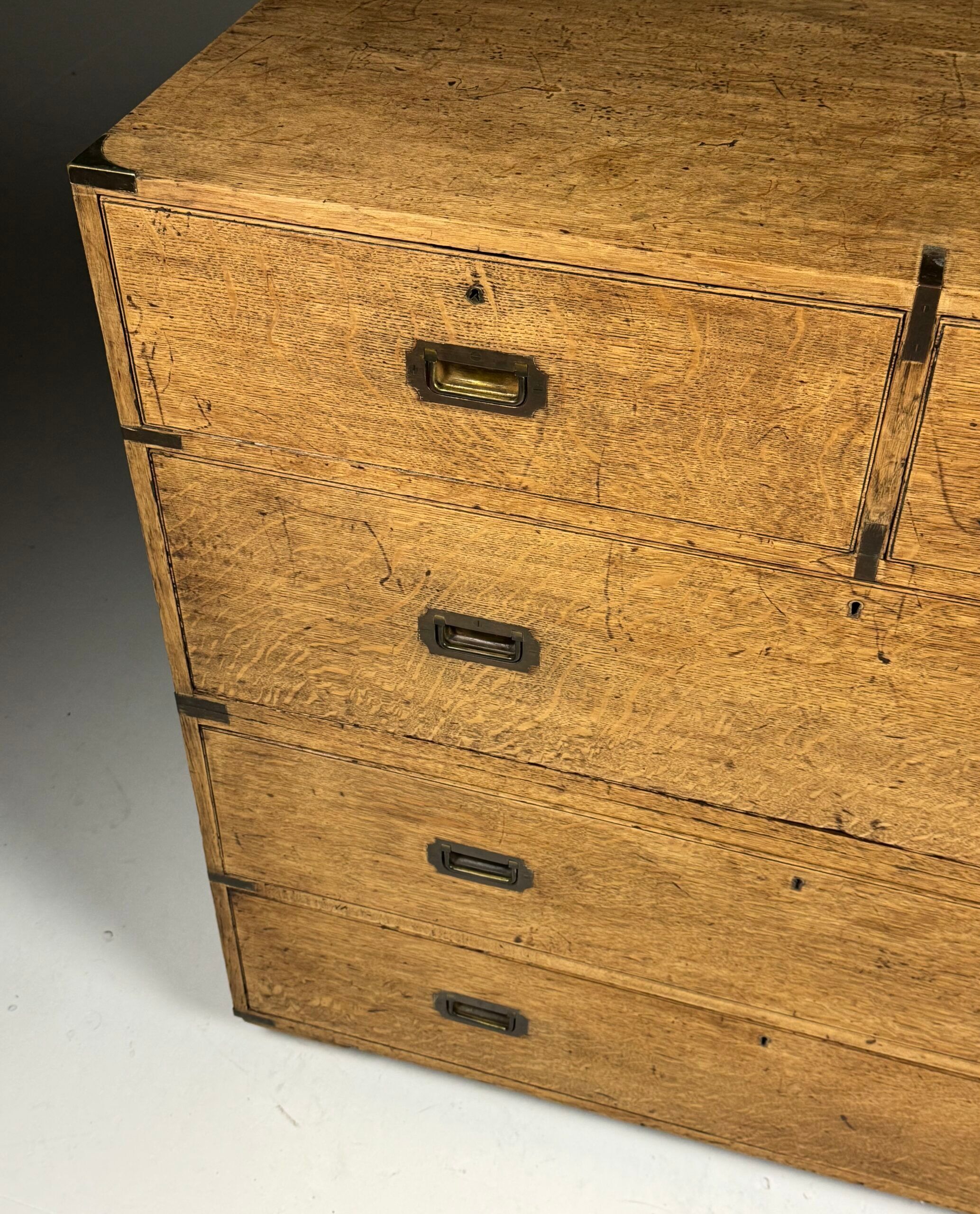 Commode de campagne en chêne du 19ème siècle