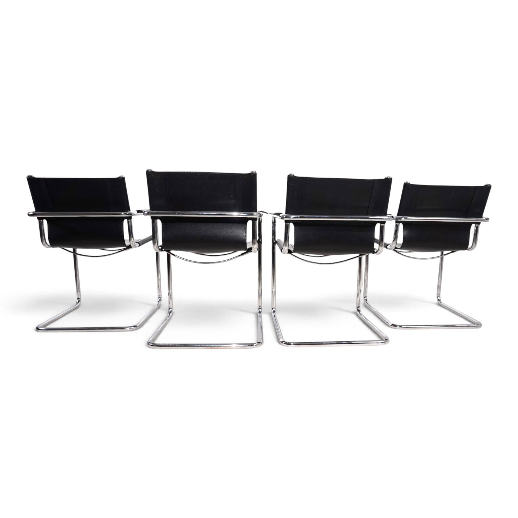 Ensemble de 4 chaises visiteur Matteo Grassi en cuir/chrome, chaises cantilever, 1970.