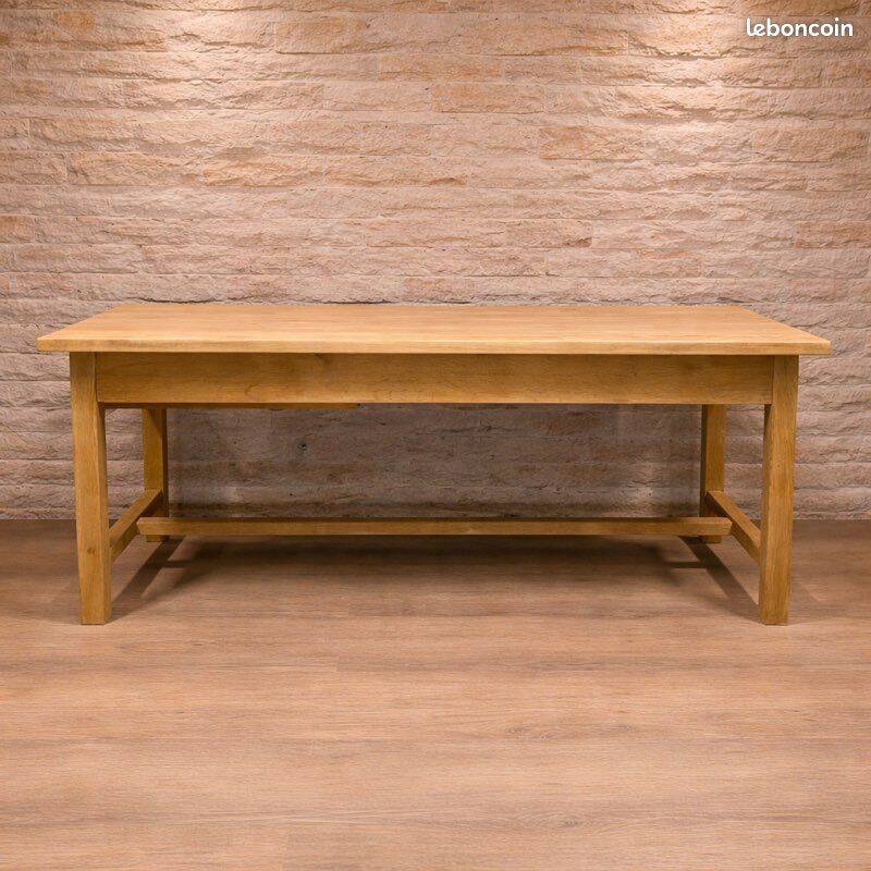 Grande table de ferme en chêne - robuste et conviviale