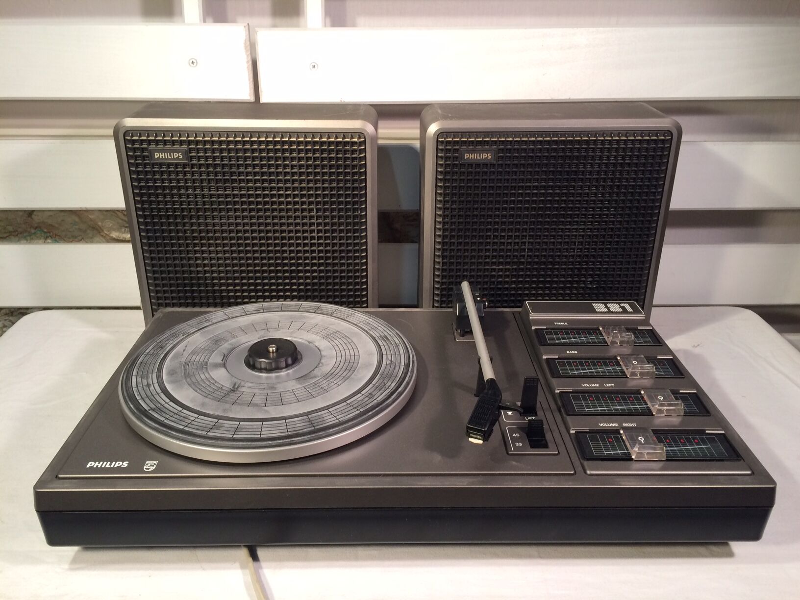 Record player / Vintage Electrophone Philips 381 - Perfect condition - Year 1972