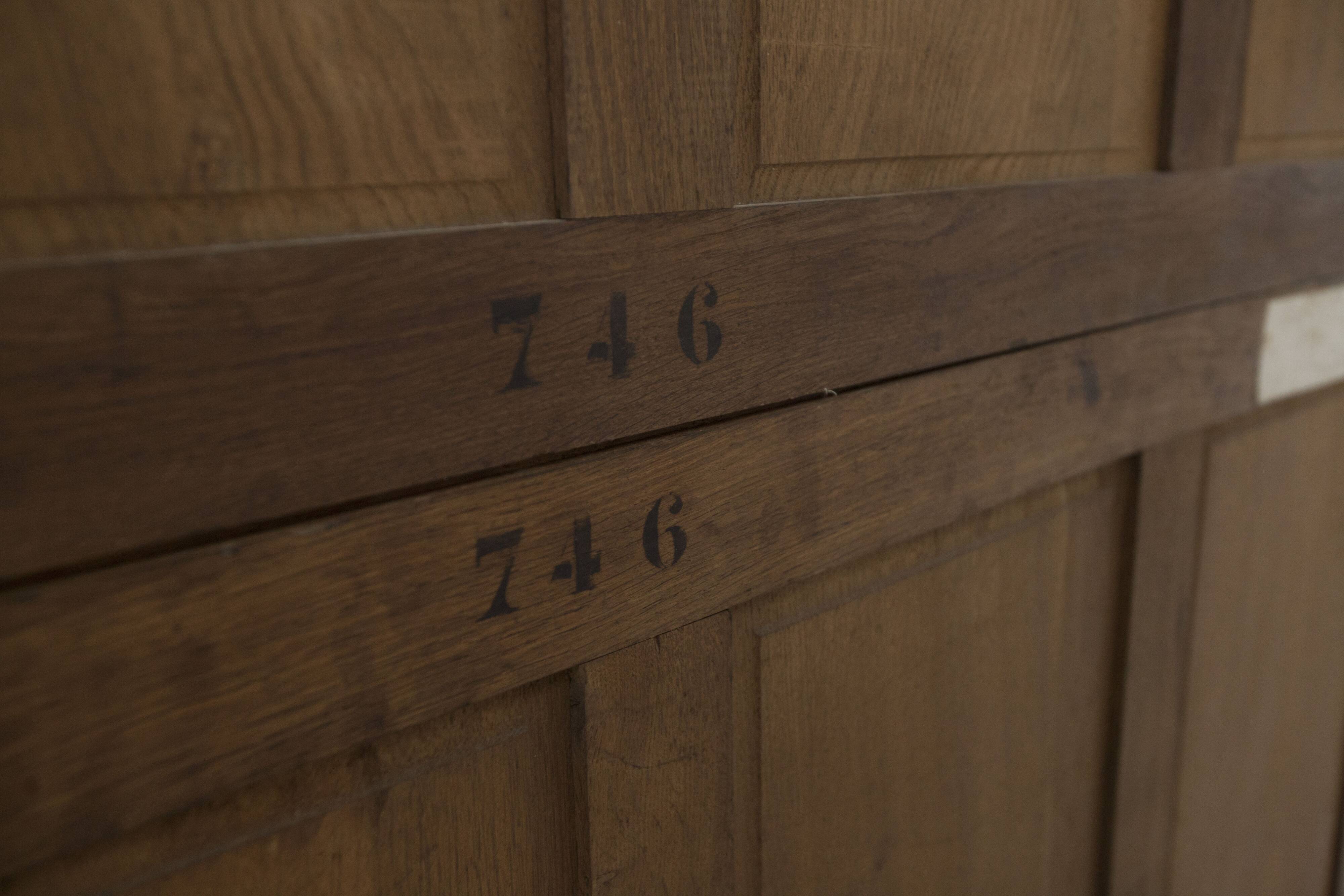 Art Deco oak sculpted wardrobe - Flemish workshop circa 1930