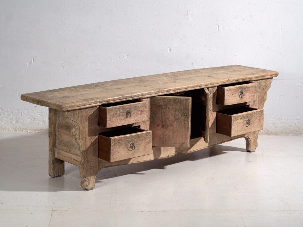 Old pine wood buffet – China, circa 1920
