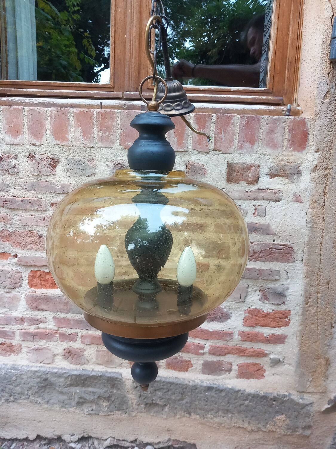Suspension en bois et verre soufflé