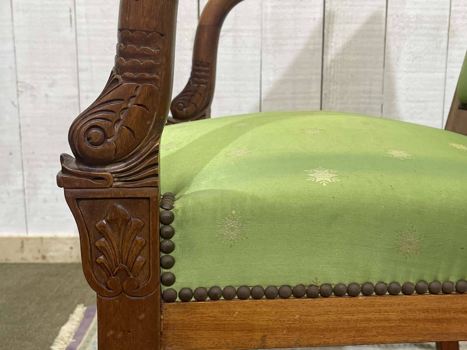 Paire de fauteuils style Empire en acajou, travail des années 50