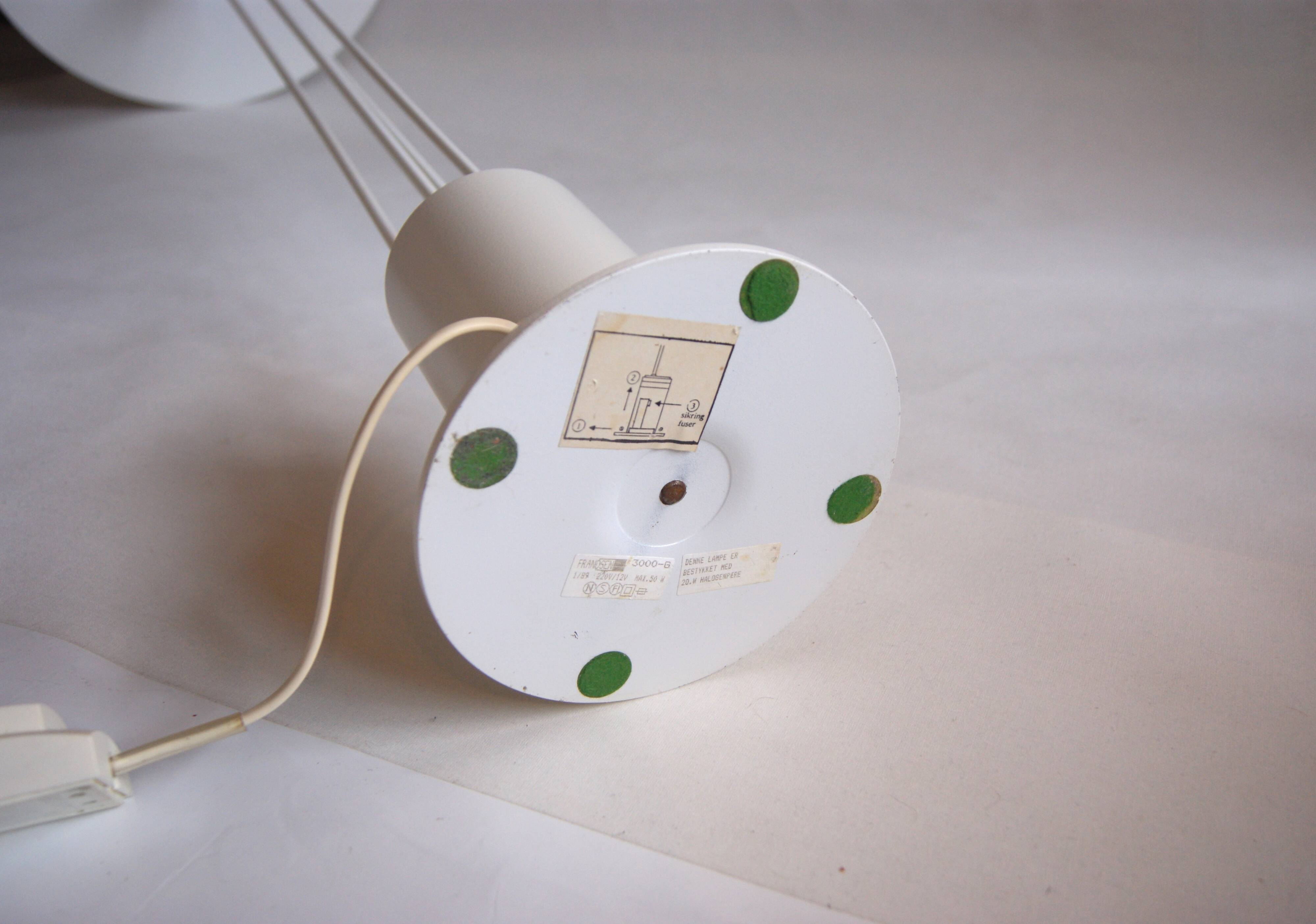 Vintage white floor lamp from 3-line series by Benny Frandsen - award wining minimalist design from